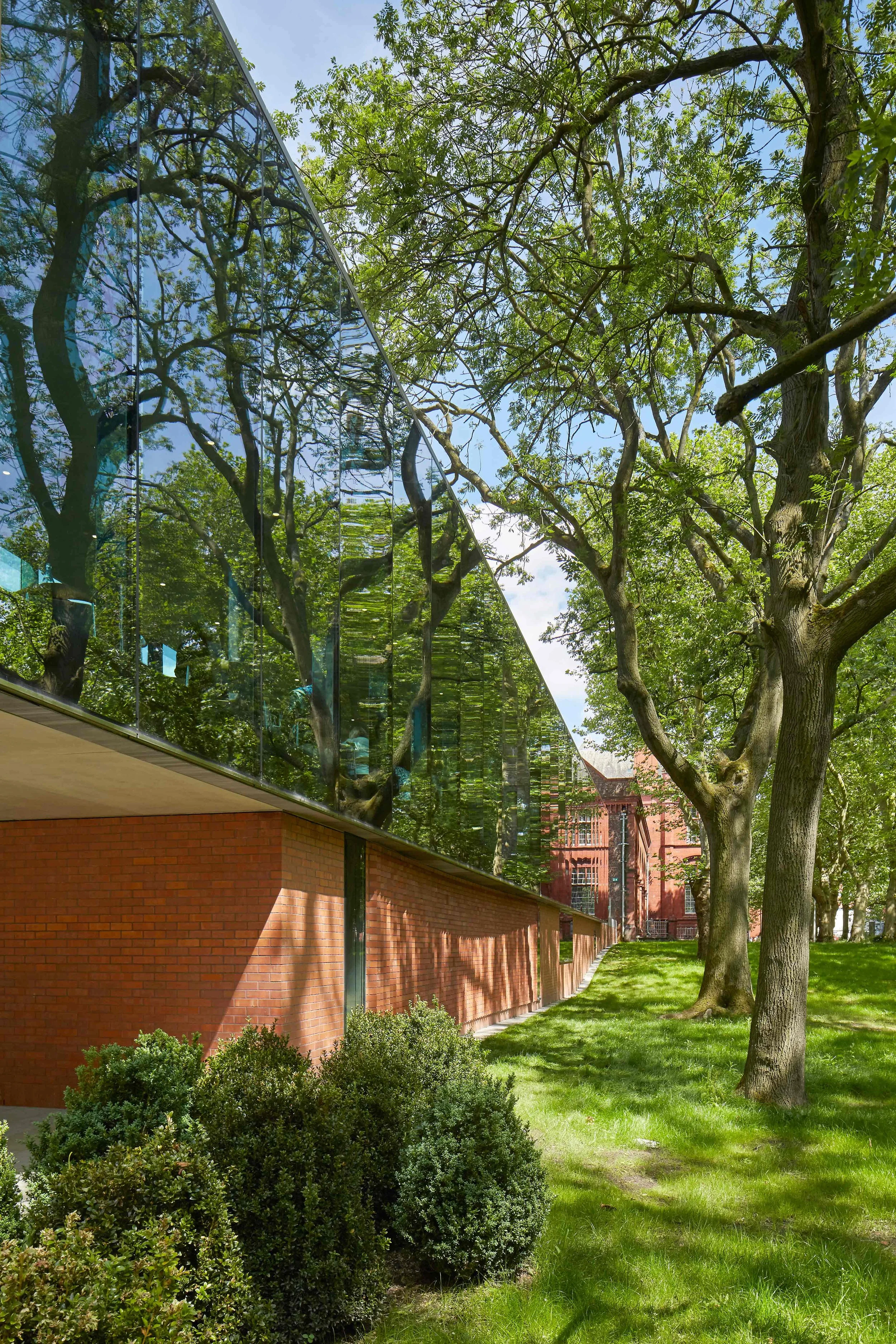 7.AW.-The-Whitworth_The-University-of-Manchester_Parkside_Photo_Alan_Williams_press_2016.jpg