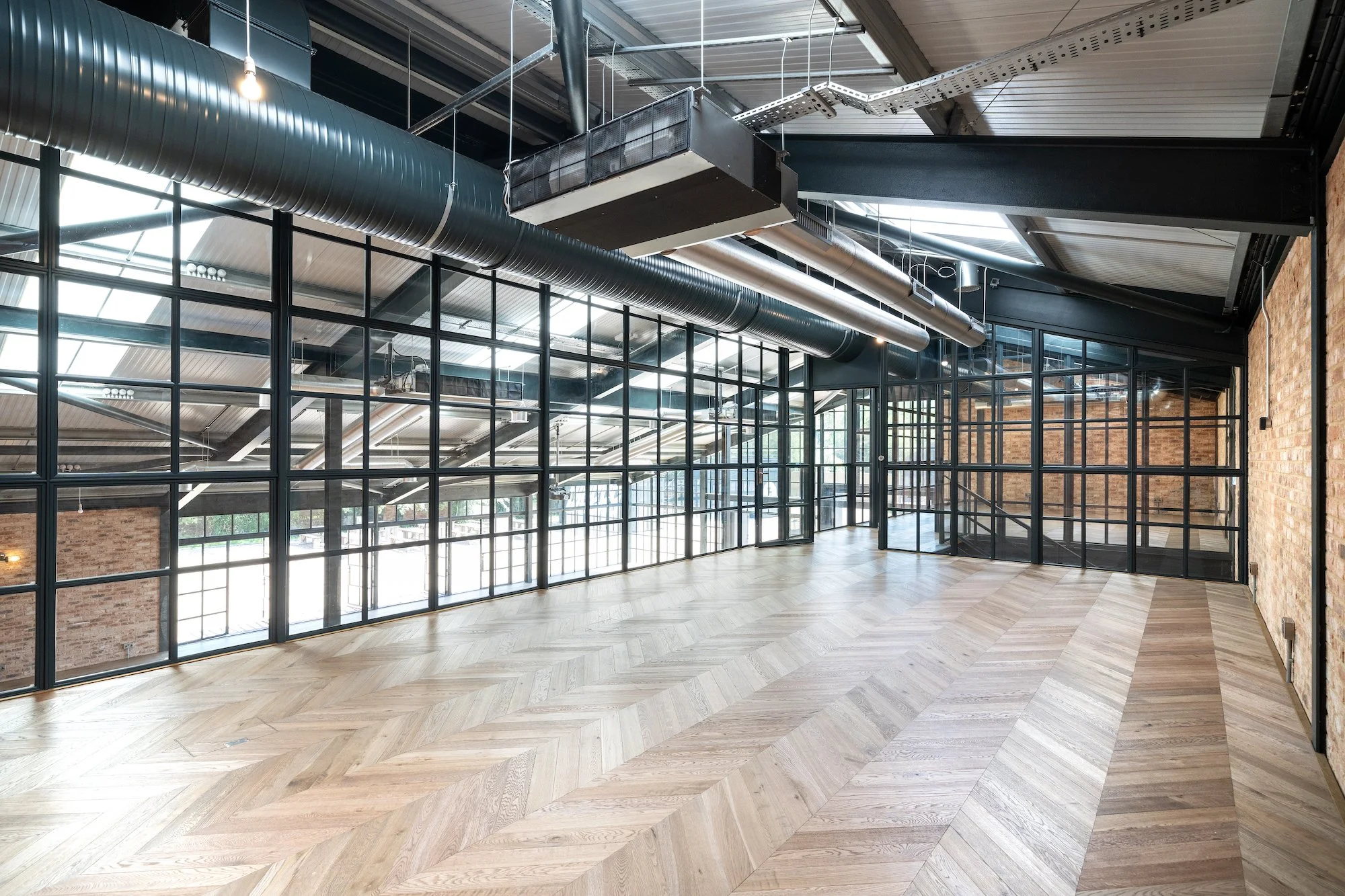 stylish-warehouse-oxfordshire-38.jpg
