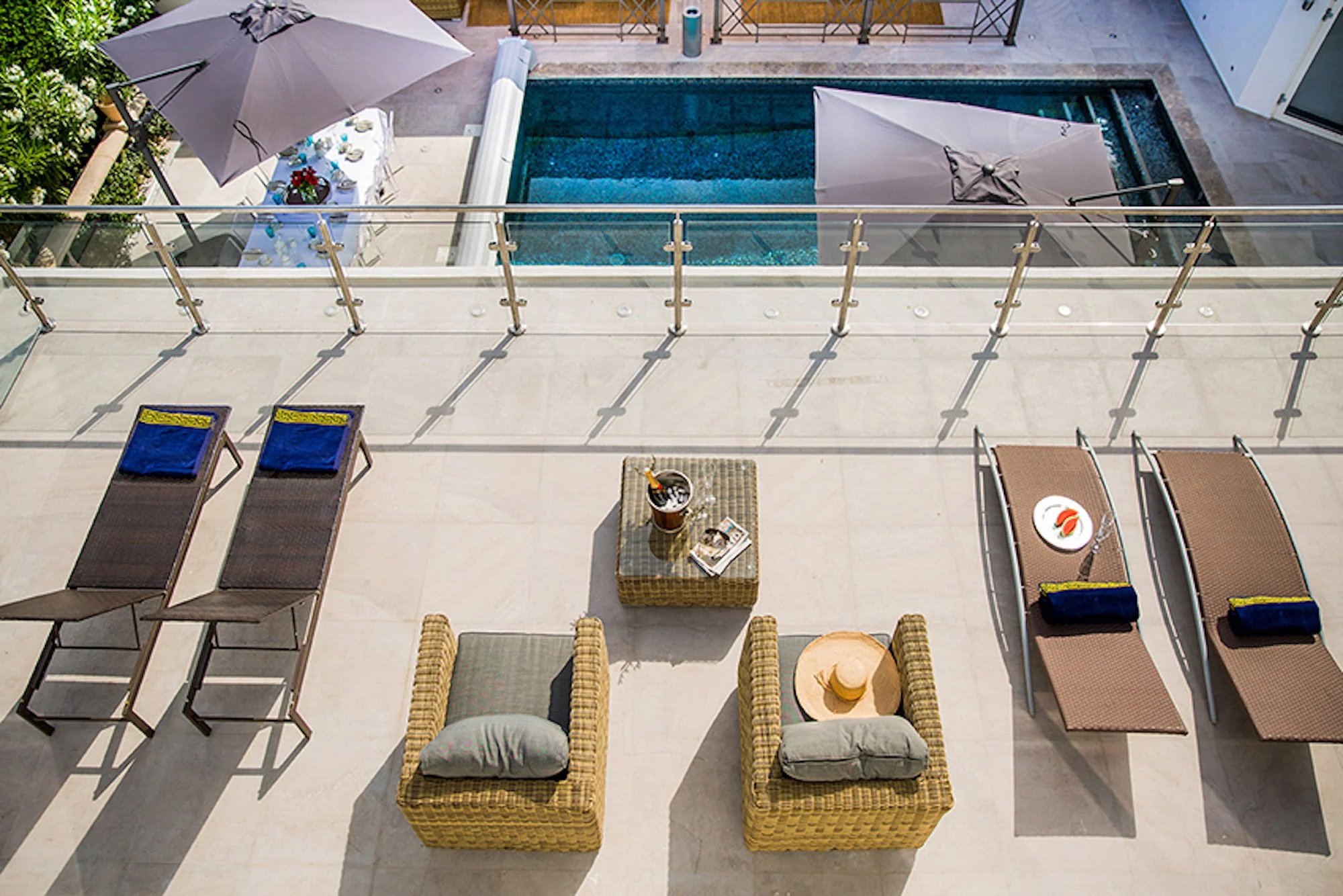 Joanna Galanis-location-stylist-1.jpg