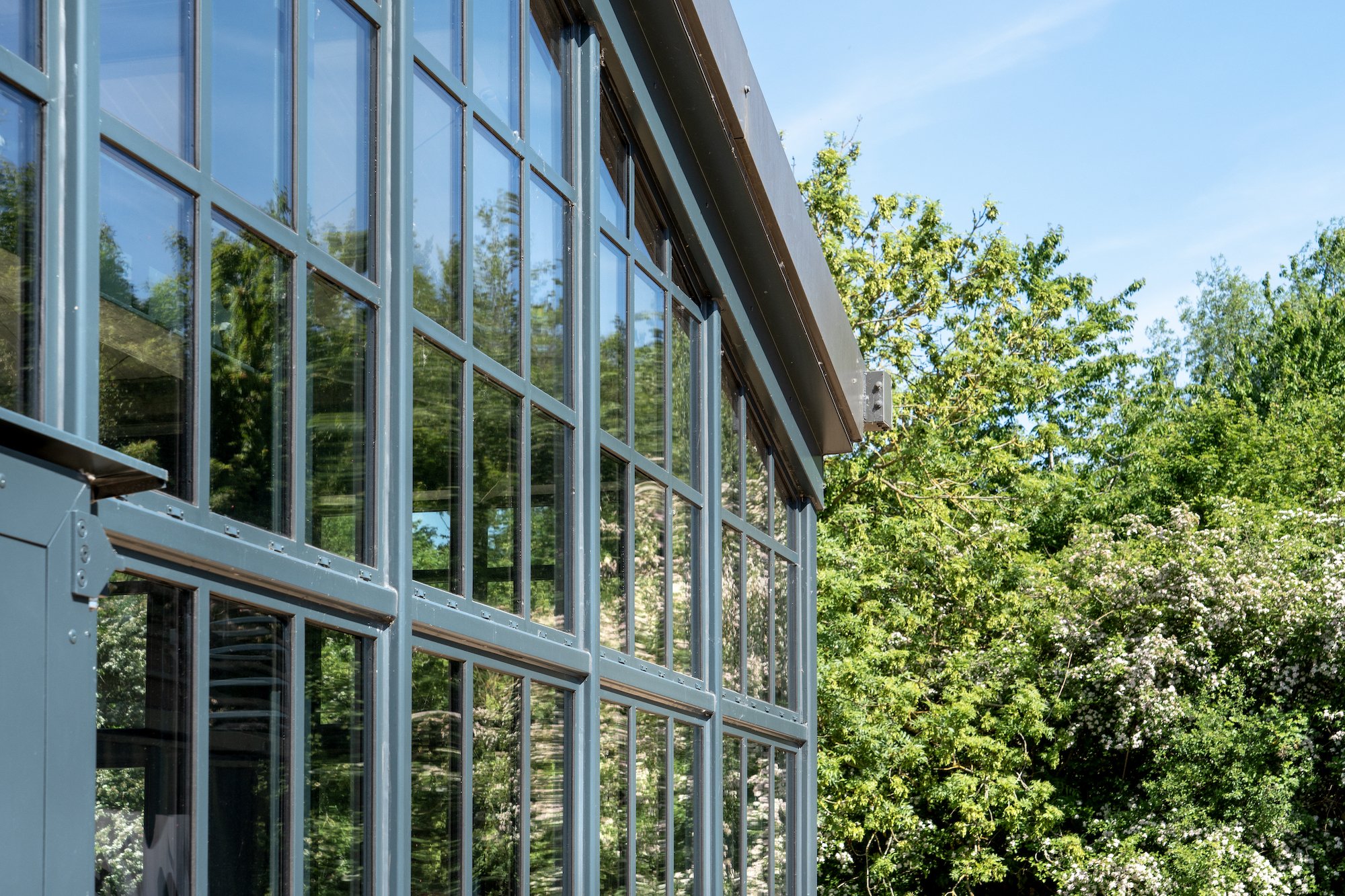 stylish-warehouse-oxfordshire-14.jpg