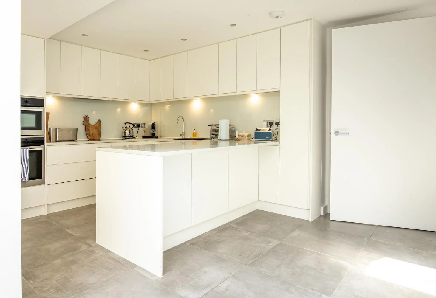 MODERNIST HOUSE __ LONDONKingsley Place - Silverstein Locations - March 2026_11.jpg