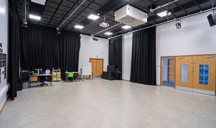 decorated-hertfordshire-school17.jpg