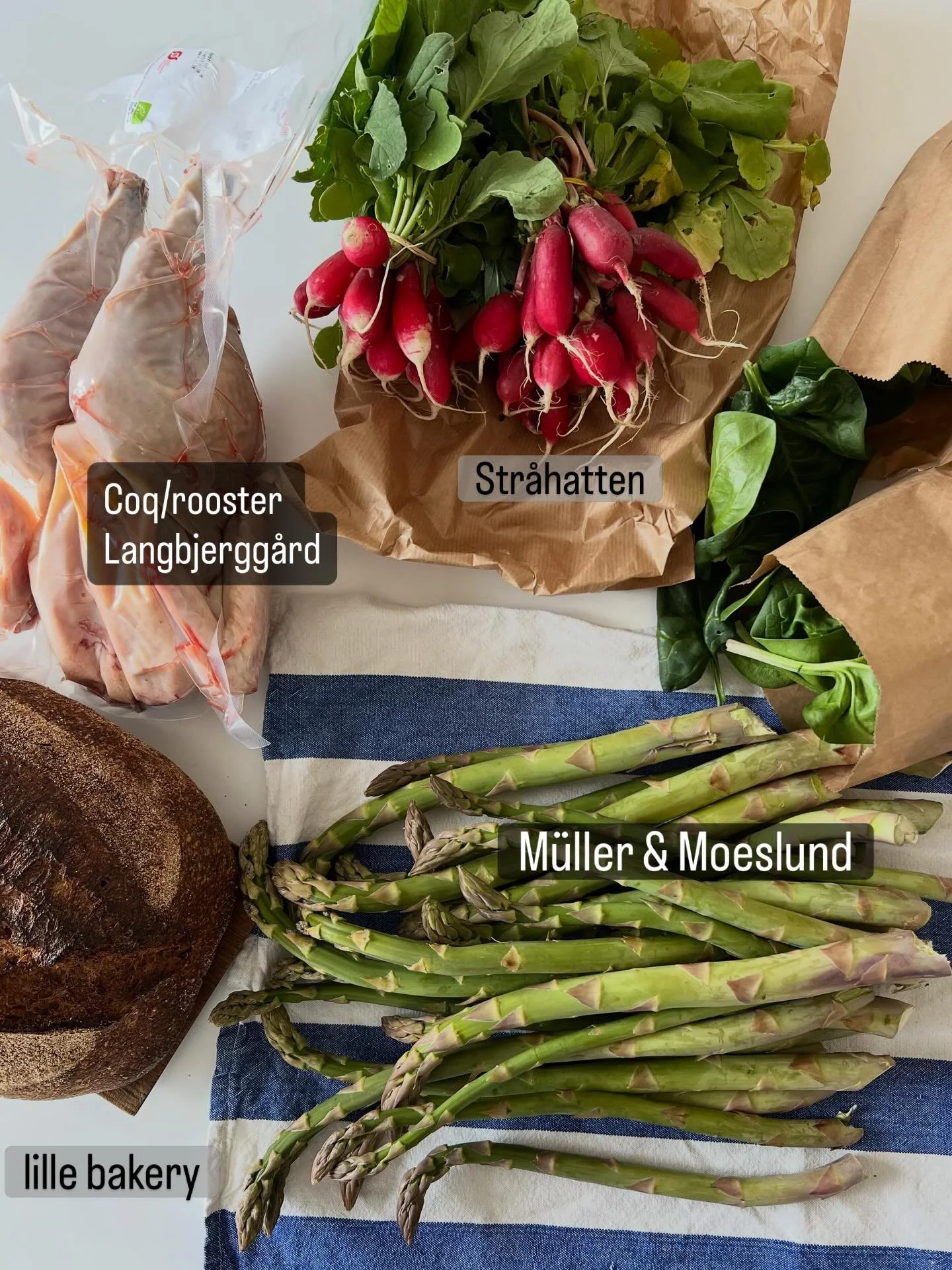 Gr&oslash;nt Marked @groentmarked is Copenhagen&rsquo;s Farmers Market &mdash; the new season started today. Every Sunday from May&ndash;December, 10am&ndash;3pm, at four different locations around the city. Right now it&rsquo;s the season for radish