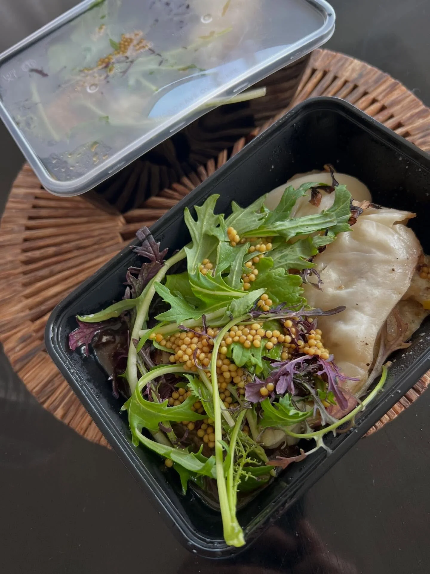 Man skal ikke kede sig i k&aelig;ften!
&nbsp;
Den bedste takeaway p&aring; Christianshavn er fra @sanktannae8 &nbsp;- og man henter selv. 
&nbsp;
Og vinen under broen fra @rosforthrosforth er bare &hellip;s&aring; god. 
&nbsp;
&nbsp;
Dagens menu:
&nb
