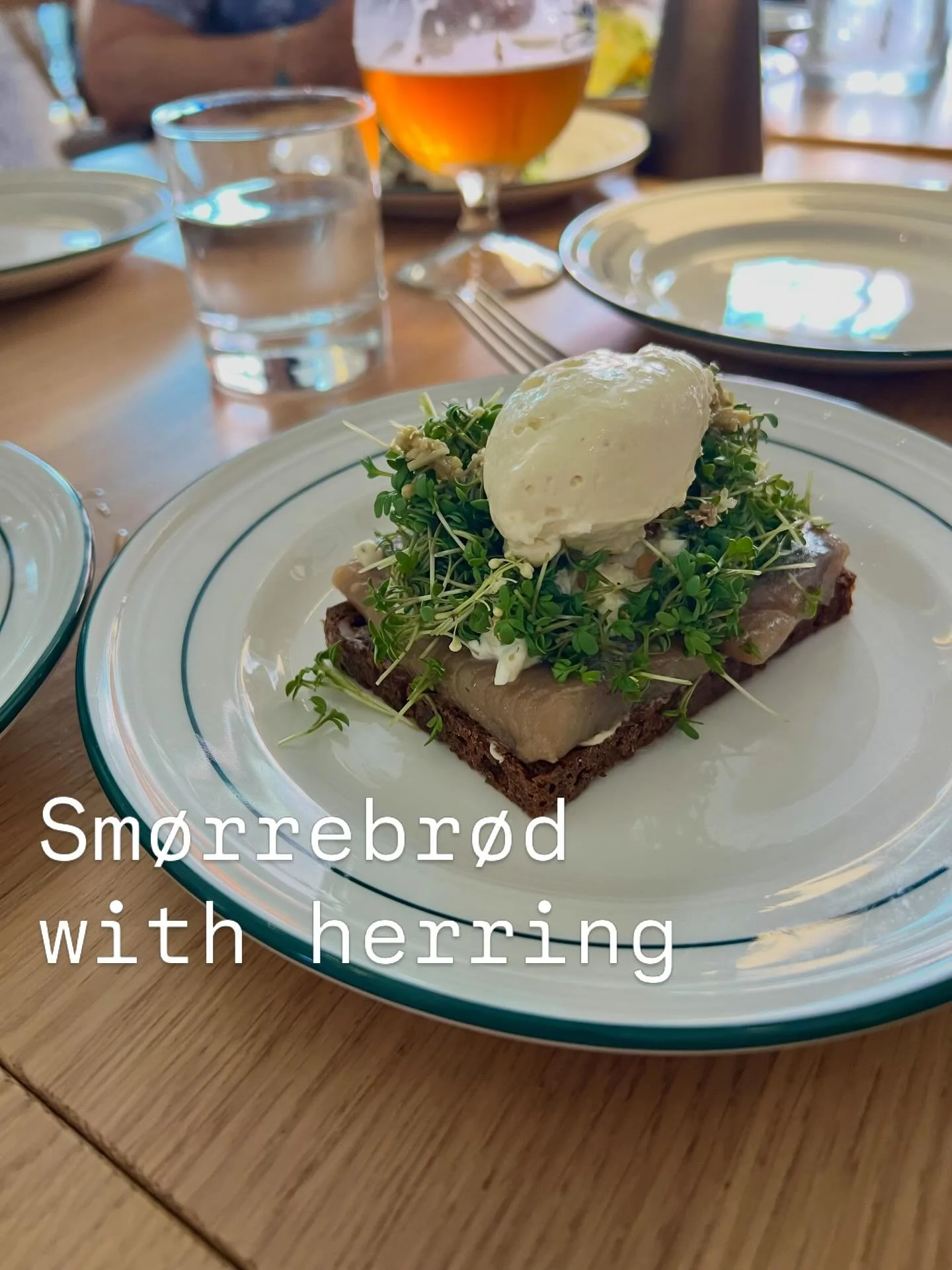 Busy days as a food guide in Copenhagen 🇩🇰
&nbsp;
I walk curious guests through a flavour-filled city. 
People who&rsquo;ve never tasted rye bread, sm&oslash;rrebr&oslash;d (Danish opened-faced sandwich), k&aelig;rnem&aelig;lkskoldsk&aring;l (cold 