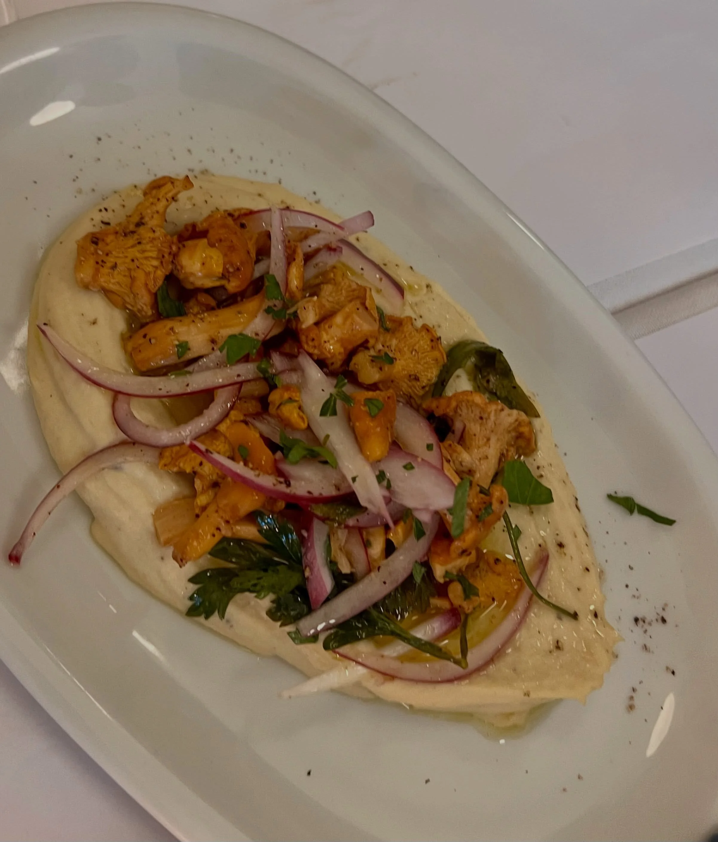 En dejlig middag p&aring; @Turkish Showbiz med tyrkisk mad p&aring; en varm aften i K&oslash;benhavn &ndash; en aften der n&aelig;sten (kun n&aelig;sten) kunne have v&aelig;ret i Tyrkiet. Og masser af god mad!
&nbsp;
Taramasalata med spr&oslash;dt br