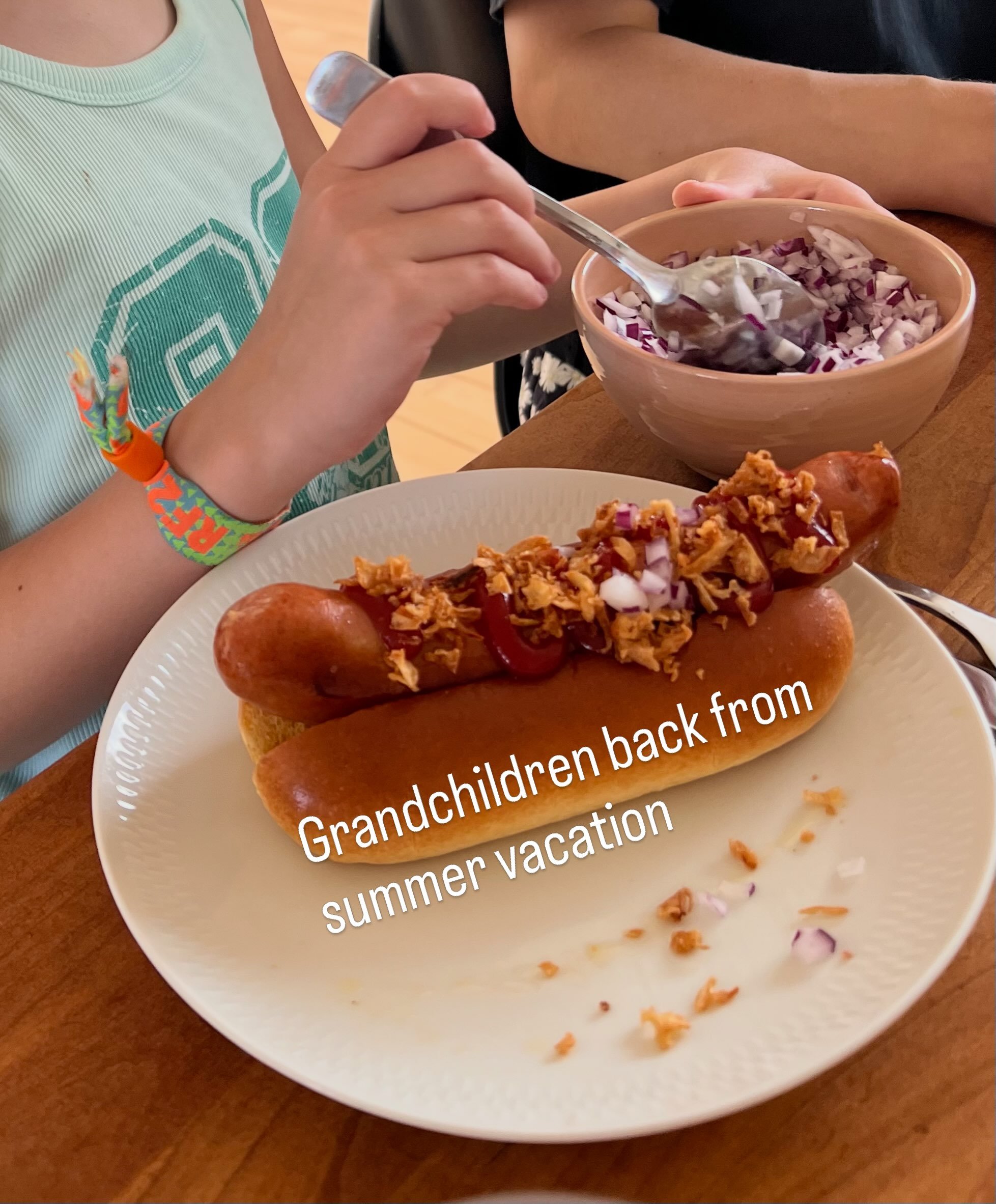 Bye-bye August in Copenhagen 2026. End of summer &ndash; scroll to feel the vibe ➡️
&nbsp;
&nbsp;
&nbsp;
B&oslash;rneb&oslash;rnene hjemme fra sommerferie og tid til hotdogs, chokolademadder og hindb&aelig;r.
&nbsp;
Babel med sk&oslash;n fransk mad @