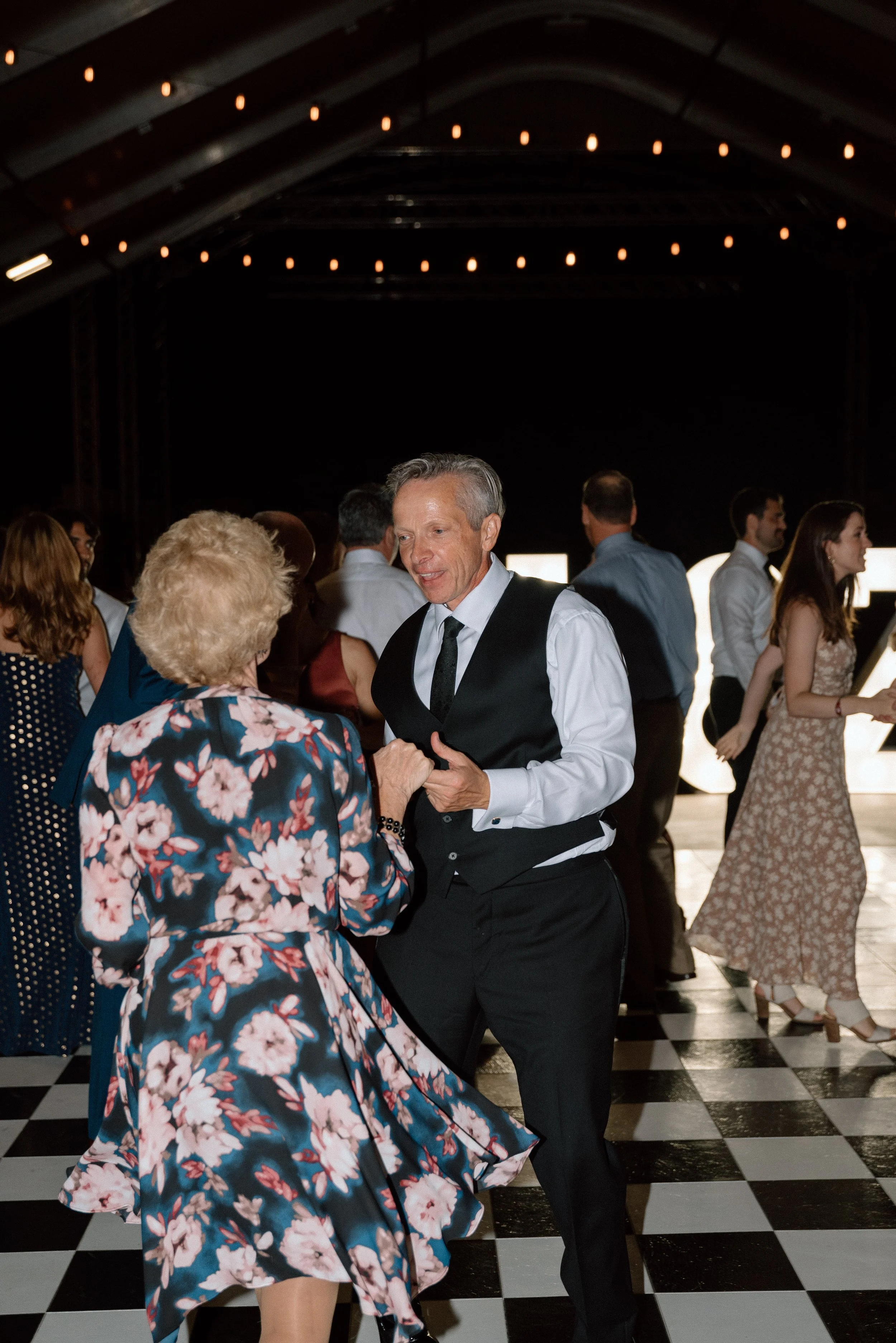 Kayla Kristine Photography_Zoo Wedding-62.jpg