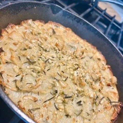 The Best One-Pan Crispy Potatoes with Garlic and Herbs Recipe