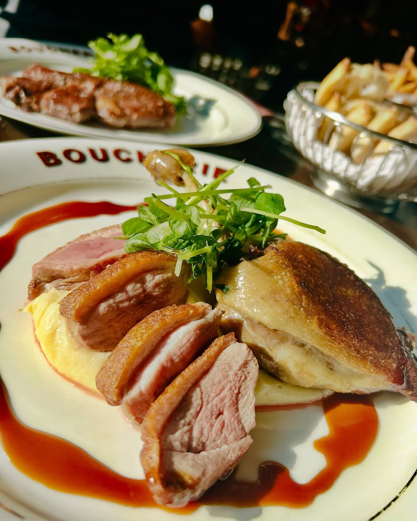 My Favourite restaurant this year @lagrandeboucherie_chicago ❤️
📍431 N Dearborn St, Chicago, IL