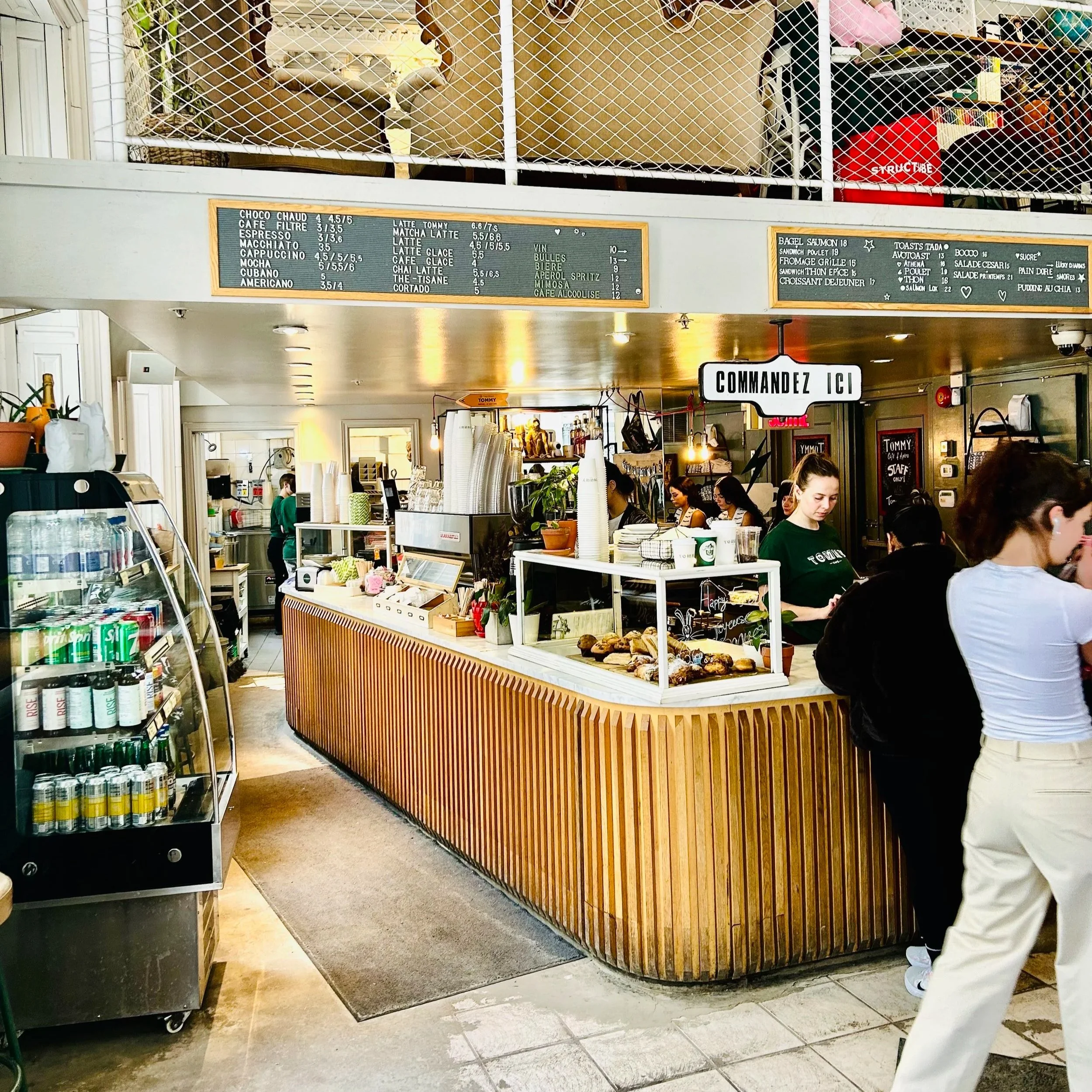 Tommy Café Old Port Montreal