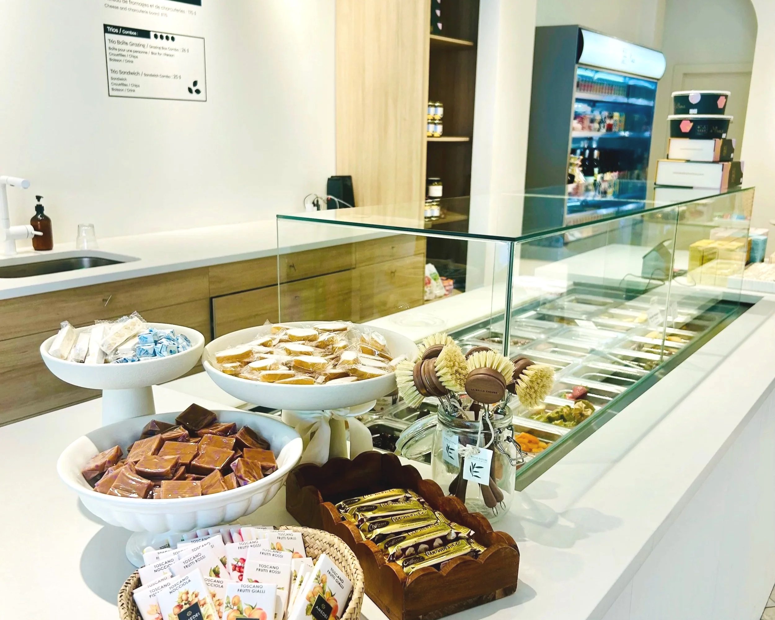 À la table by Hanna