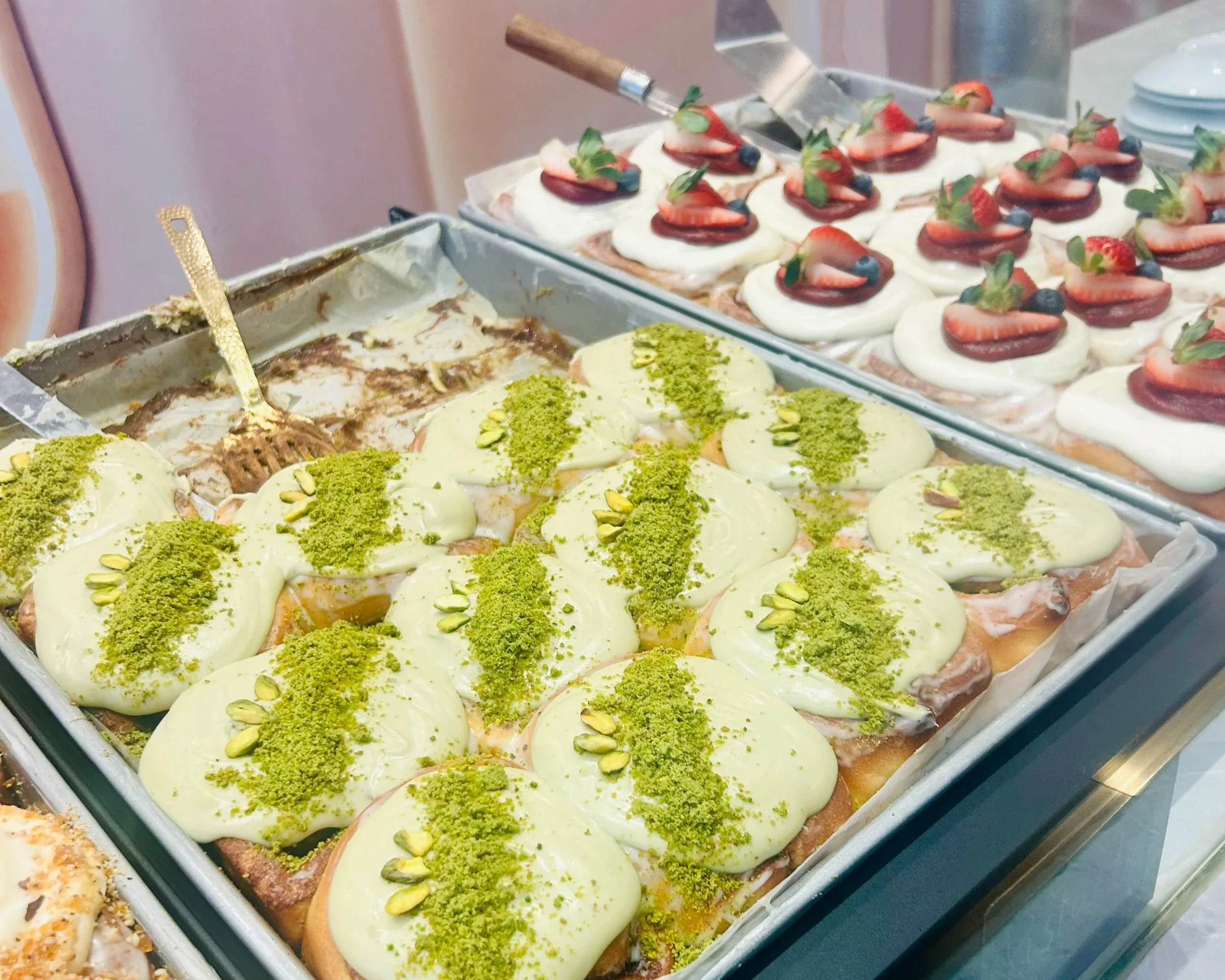 Rollys dessert shop Montreal