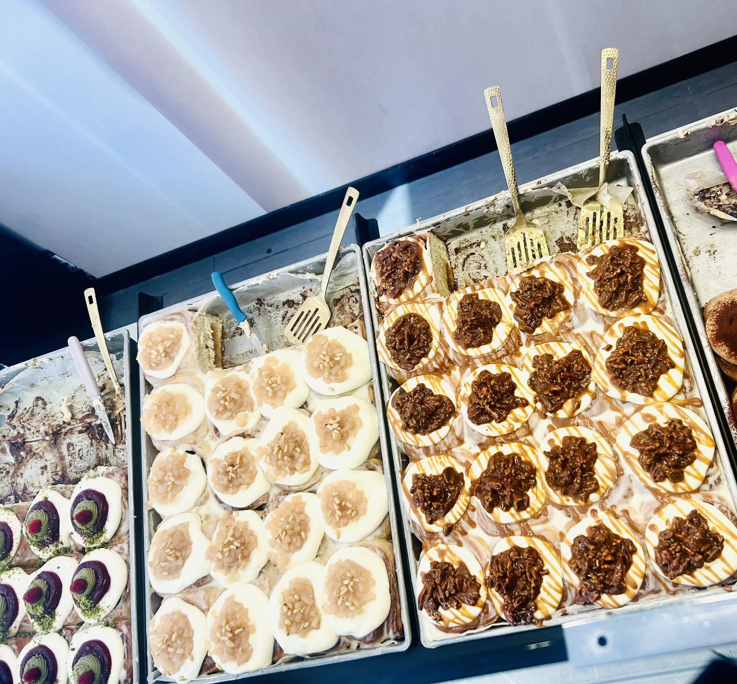 ROLLYS Dessert Shop Downtown Montreal