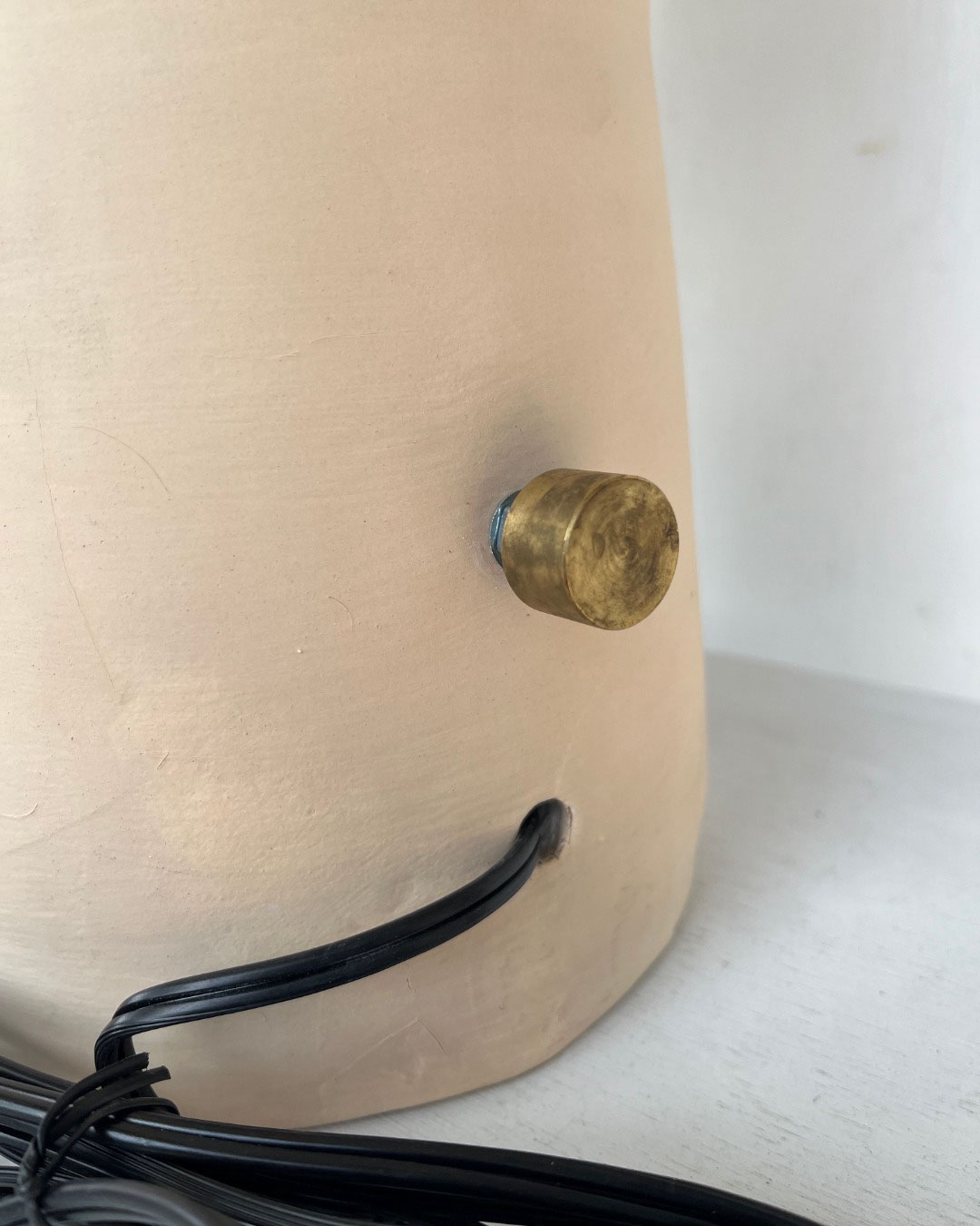 05_HNDBLT_DETAIL_DENNIS_GOTS_CERAMICS.png