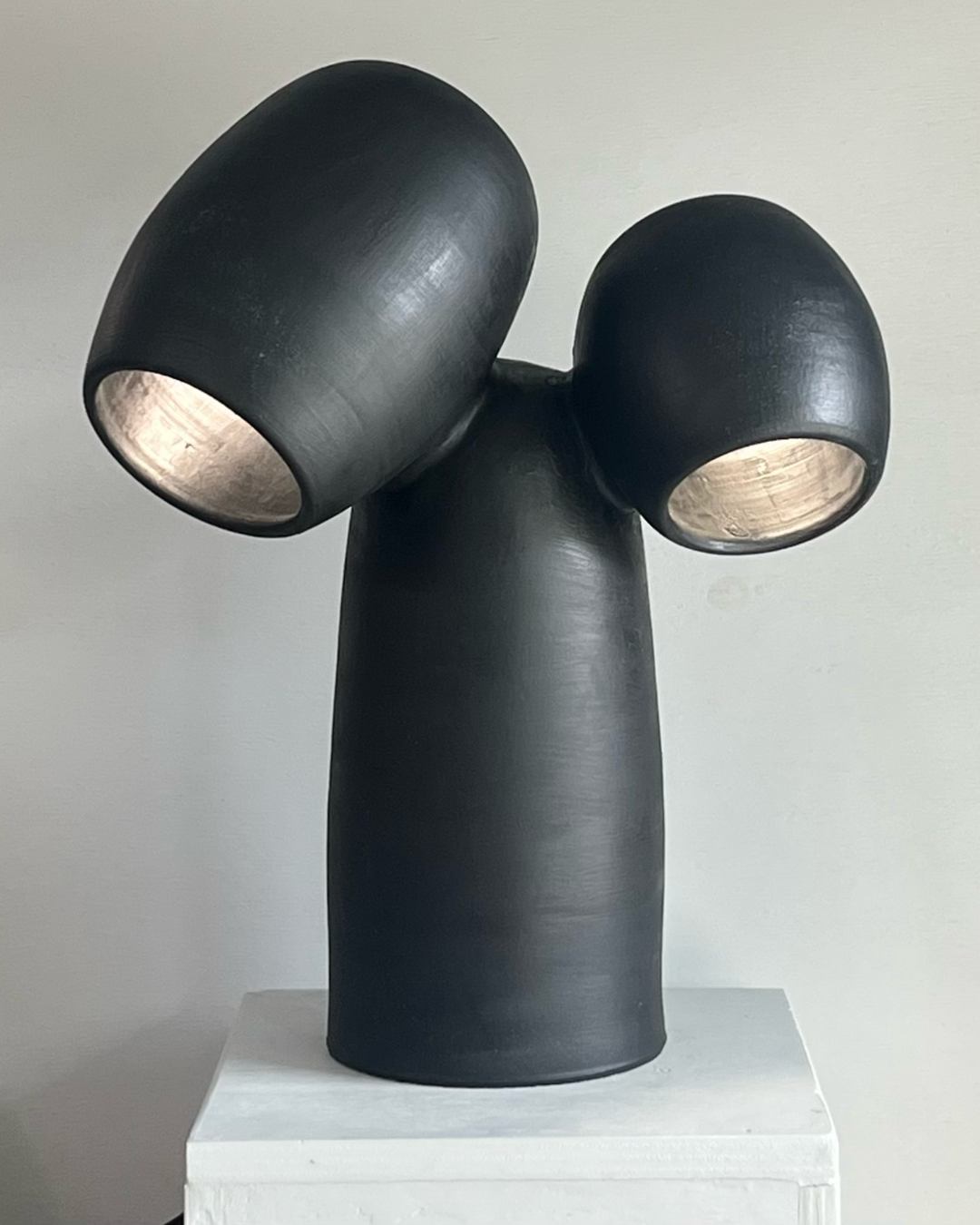 04_DBL_SG_MATTE_BLACK_BELOW_LIT_DENNIS_GOTS_CERAMICS.png