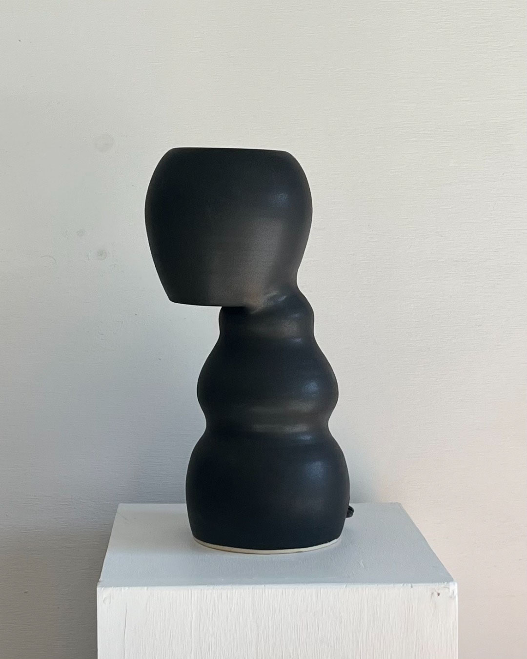 01_SG_MATTE_BLACK_SIDE_DENNIS_GOTS_CERAMICS.png