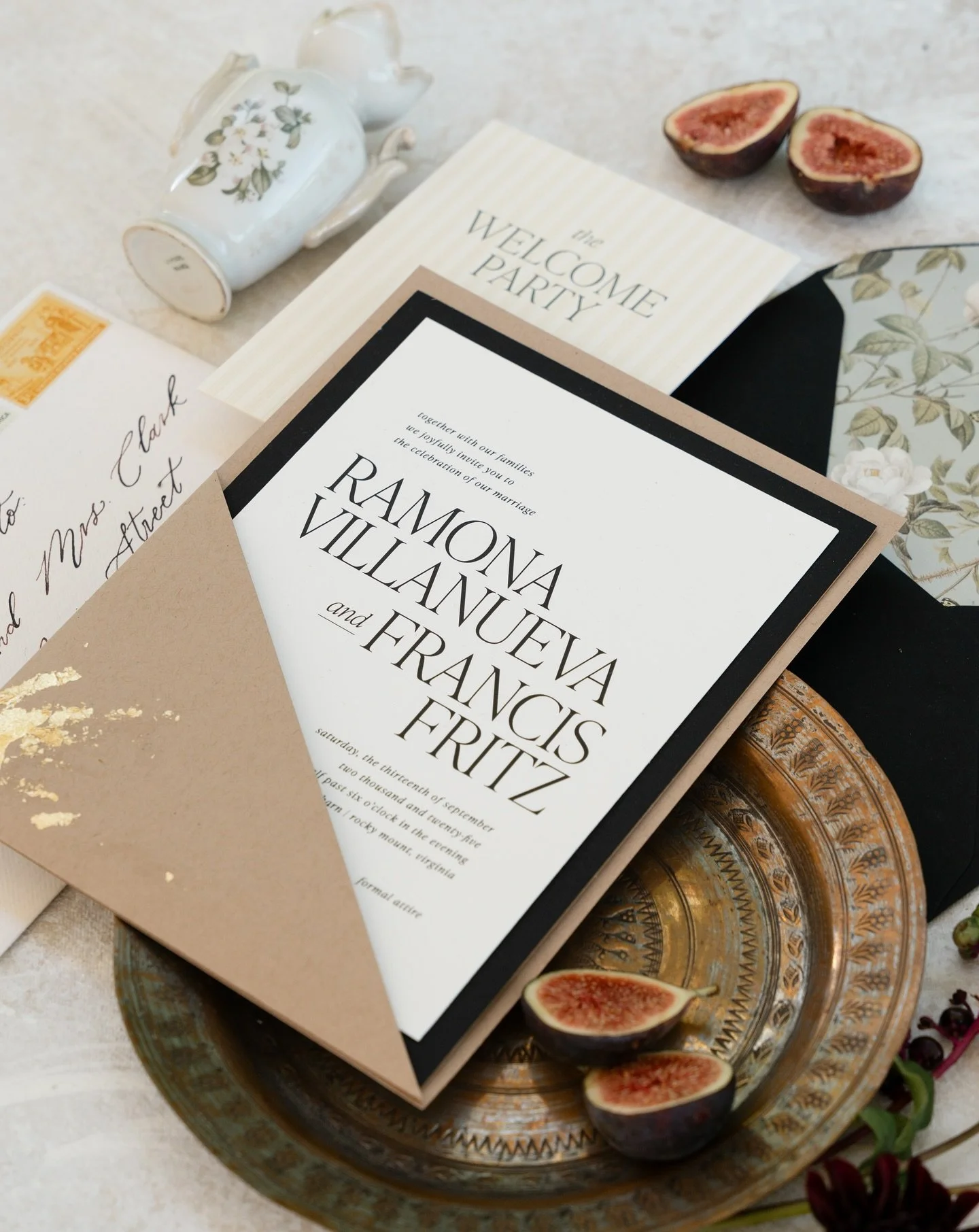 Timeless details, simple and elegant
Destination wedding & elopement photographer
Фотограф Санкт Петербург свадьбы и лав стори 
Inquires at annaaleksandrovna.com
Photography: @aleksandrovnaphoto 
#weddinginspo #weddingphotographer #vogueweddin