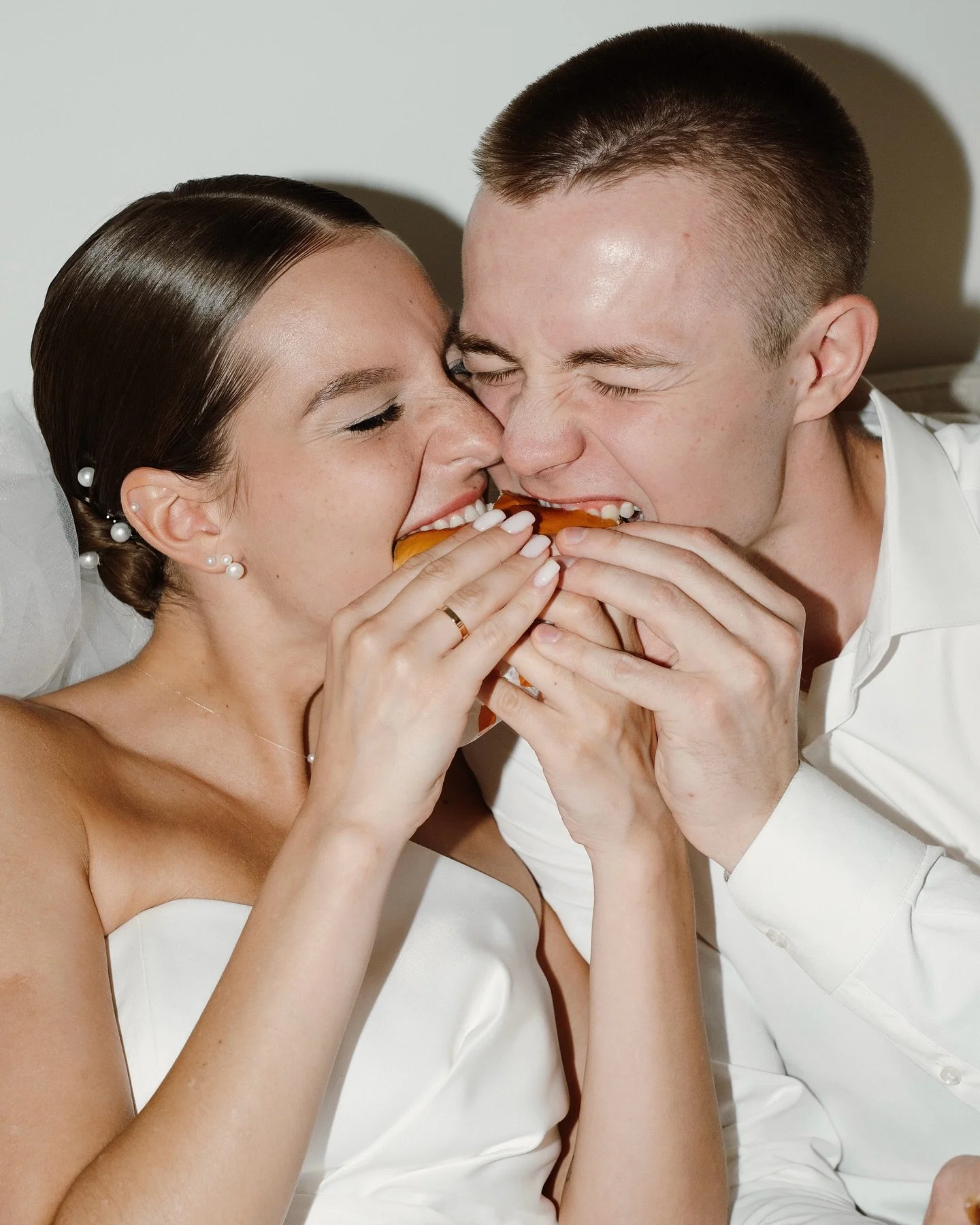 Вкусно - и точка 
A mid session bite turned into a fun addition to the gallery! Love love love all the spontaneous creative decisions that help a wedding day feel more personal and unique to every couple. Here for it all 🤍
Destination wedding &