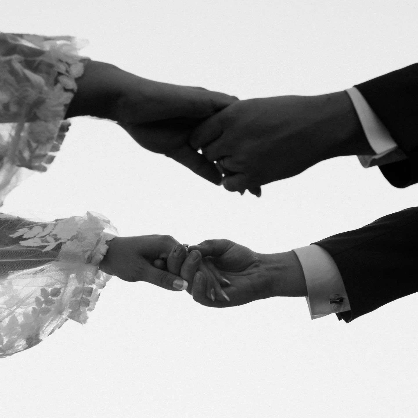 Ben &amp; Ashley 

An autumn wedding celebration in the Blue Ridge Mountains, filled with many laughs, joyful tears, and happy memories 

Destination wedding &amp; elopement photographer
Artful imagery for the modern romantics
Inquires at annaaleksan