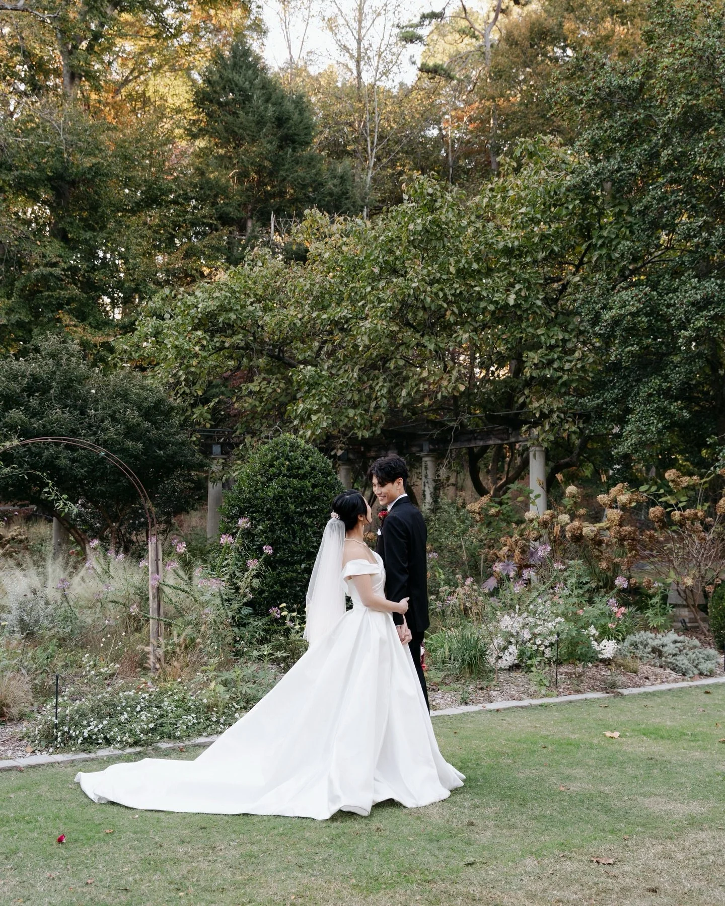 November wedding at the Cator Woolford Gardens 

.
.
Destination wedding &amp; portrait photographer
Artful imagery for the modern romantics
Inquires at annaaleksandrovna.com

Photography: @aleksandrovnaphoto 

#weddinginspo #modernromantic#artfulwed
