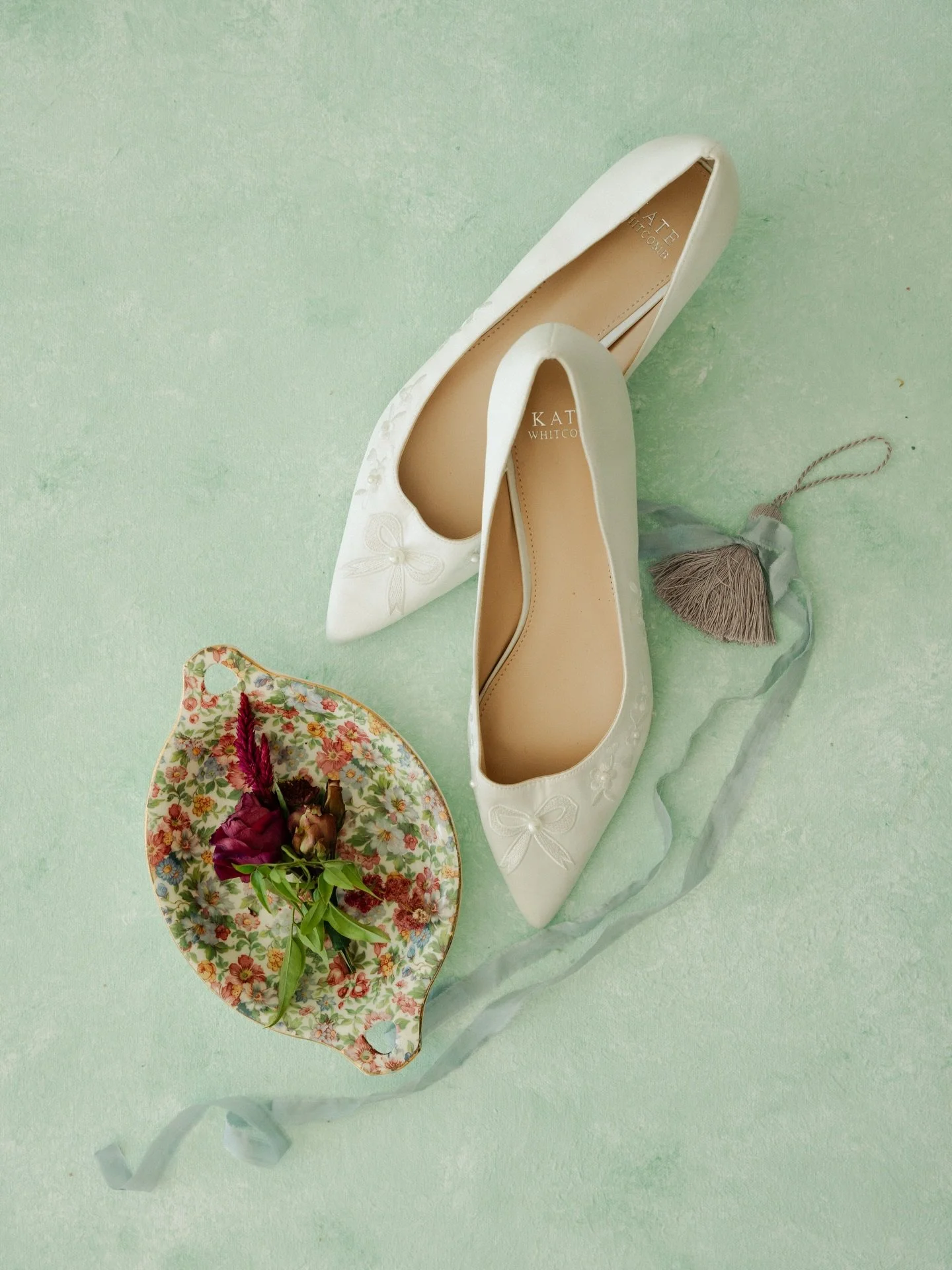 🤍

Adding more color to the feed post by post ! 

Destination wedding &amp; portrait photographer
Artful imagery for the modern romantics
Inquires at annaaleksandrovna.com

Photography: @aleksandrovnaphoto 

#weddinginspo #modernromantic