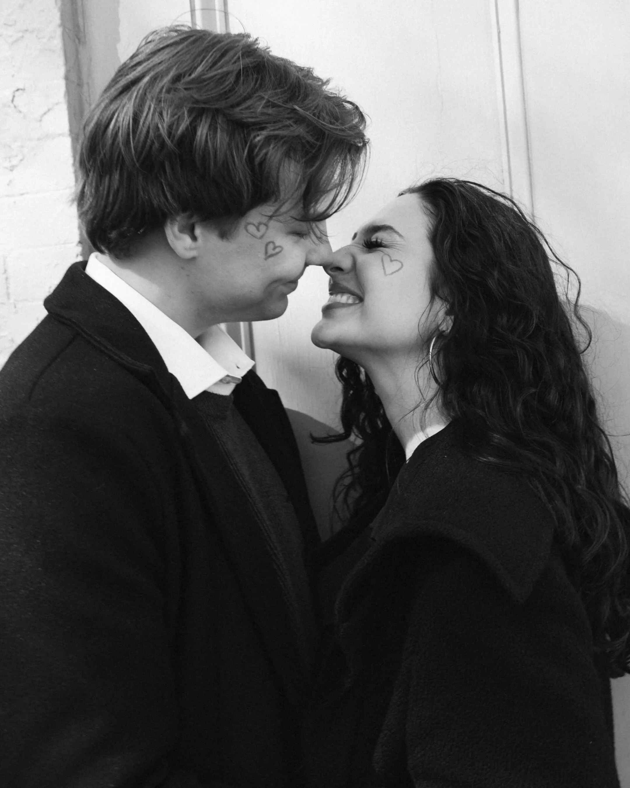 A black and white rendition of a lovestory from February! Guess which image is a screenshot from my own client gallery because I was too lazy to open up my laptop to log in and download the full quality version ?!? 

.

Destination wedding &amp; port