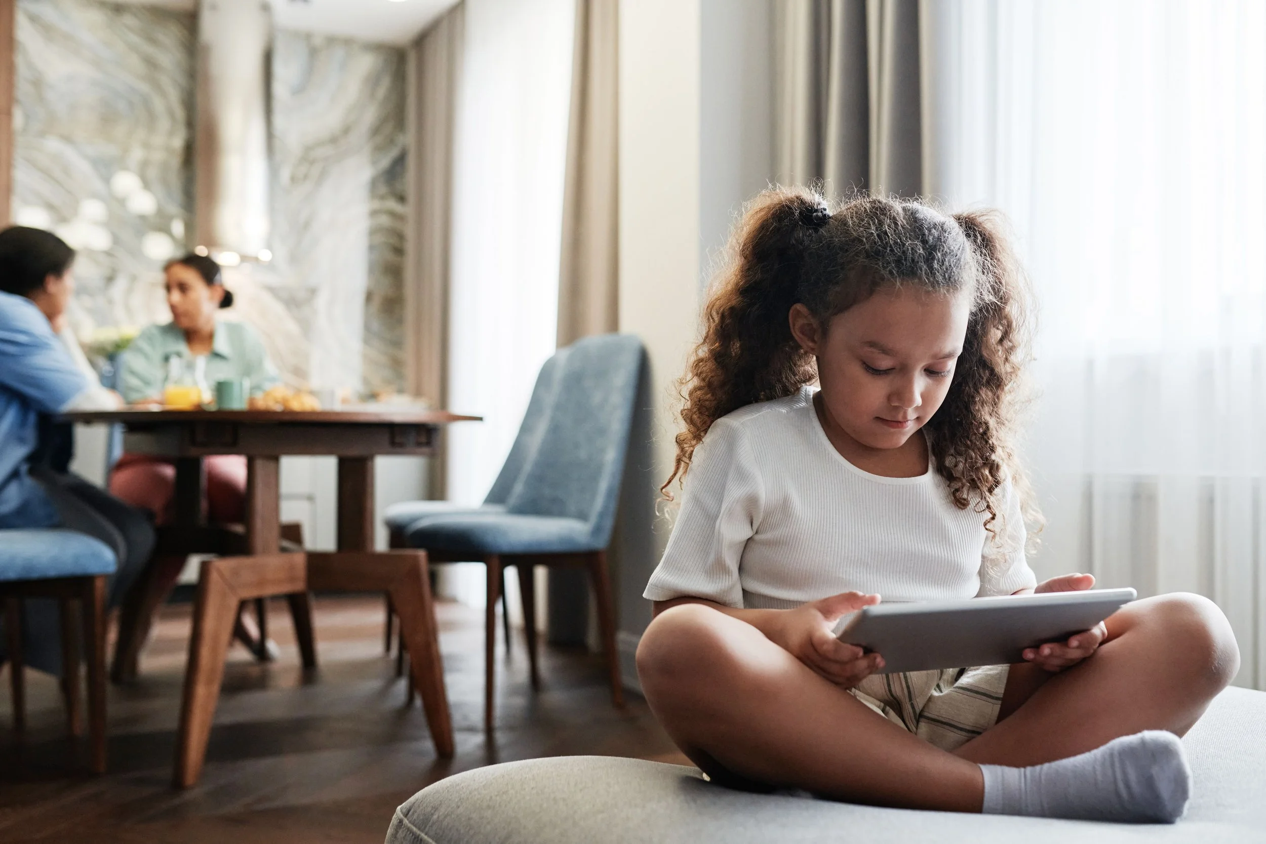 Setting Healthy Technology Boundaries for Your Family