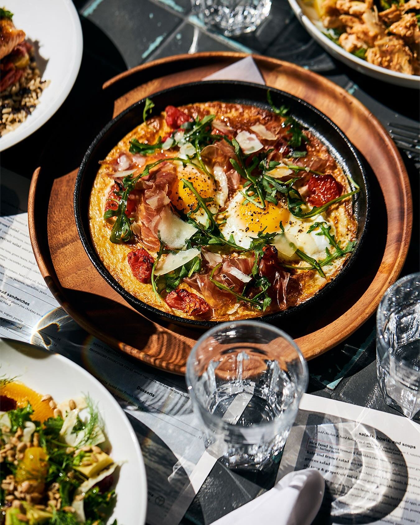 socca breakfast pizza (GF)
chickpea flatbread, crispy eggs, tomatoes, arugula, prosciutto, parmigiano reggiano
#massilia #santamonica