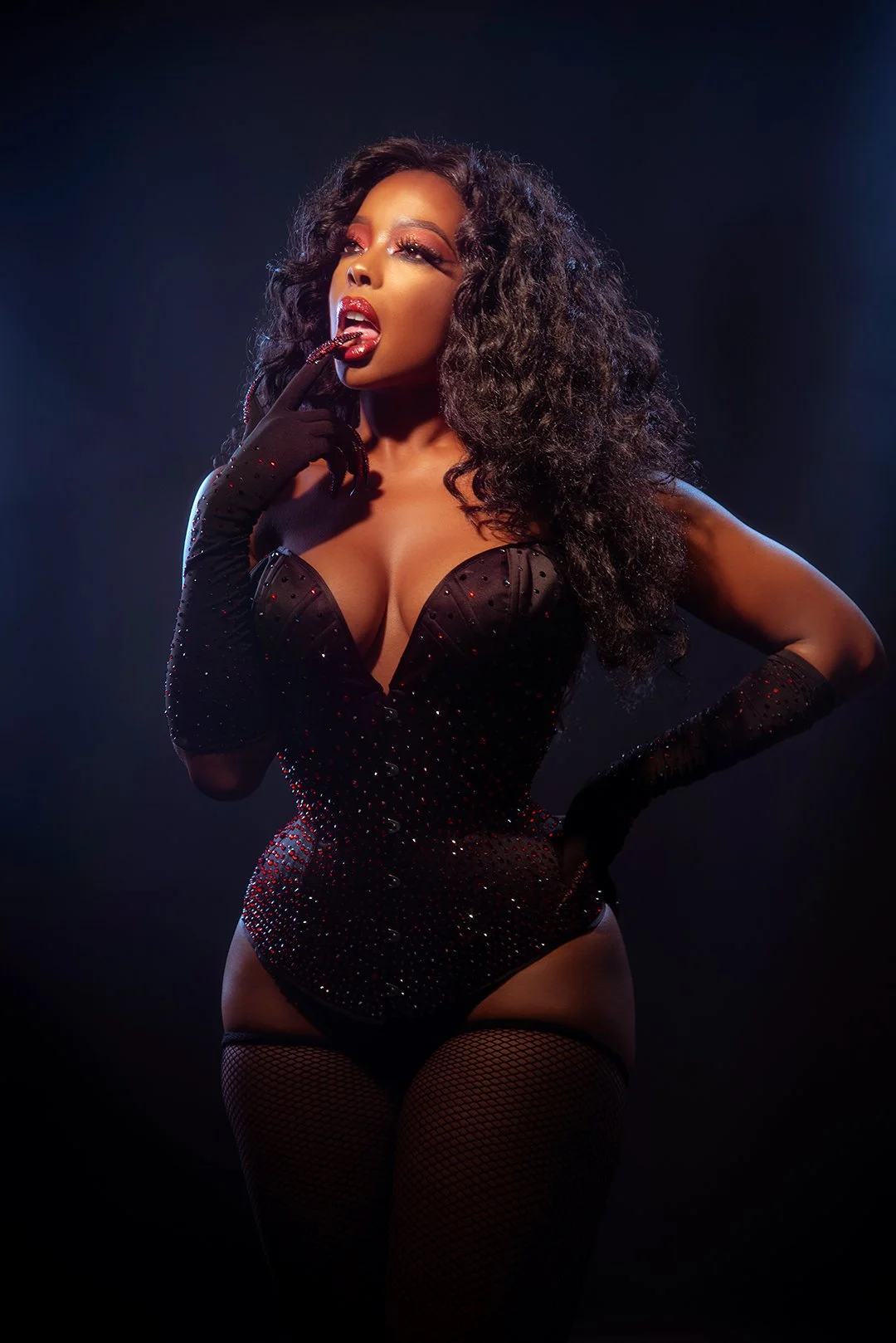 Photo of Burlesque Dancer Jessabelle Thunder