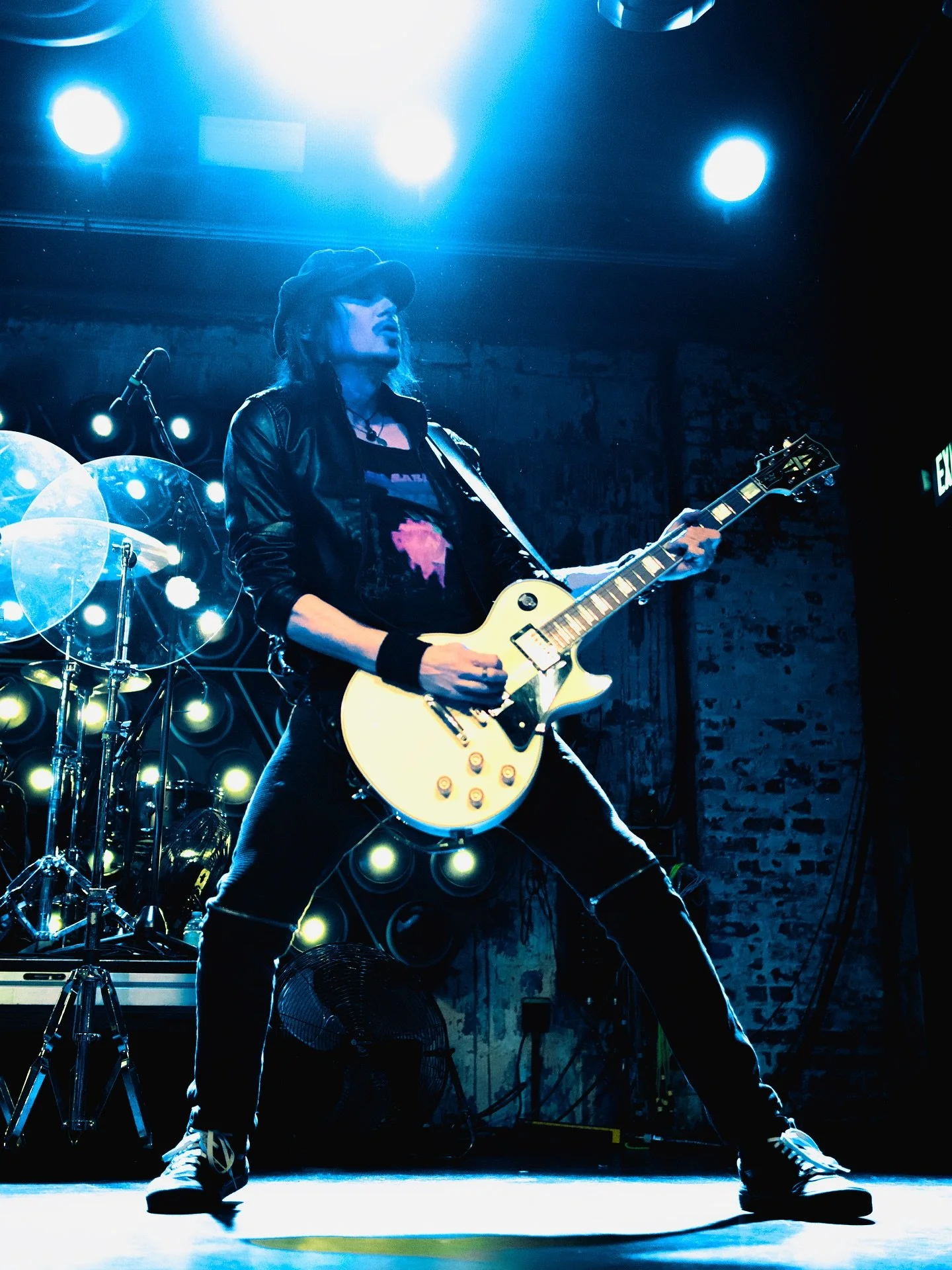 Everclear @asburylanes in New Jersey 🎸

Check out the full gallery on our site 🤘🏽

Link in bio❗️

📸📸📸 @non.photo.blew 

#Everclear #EverclearBand #AsburyLanes #AsburyParkNJ #LiveMusicNJ #ConcertPhotography #RockShow #90sRock #AlternativeRock #B