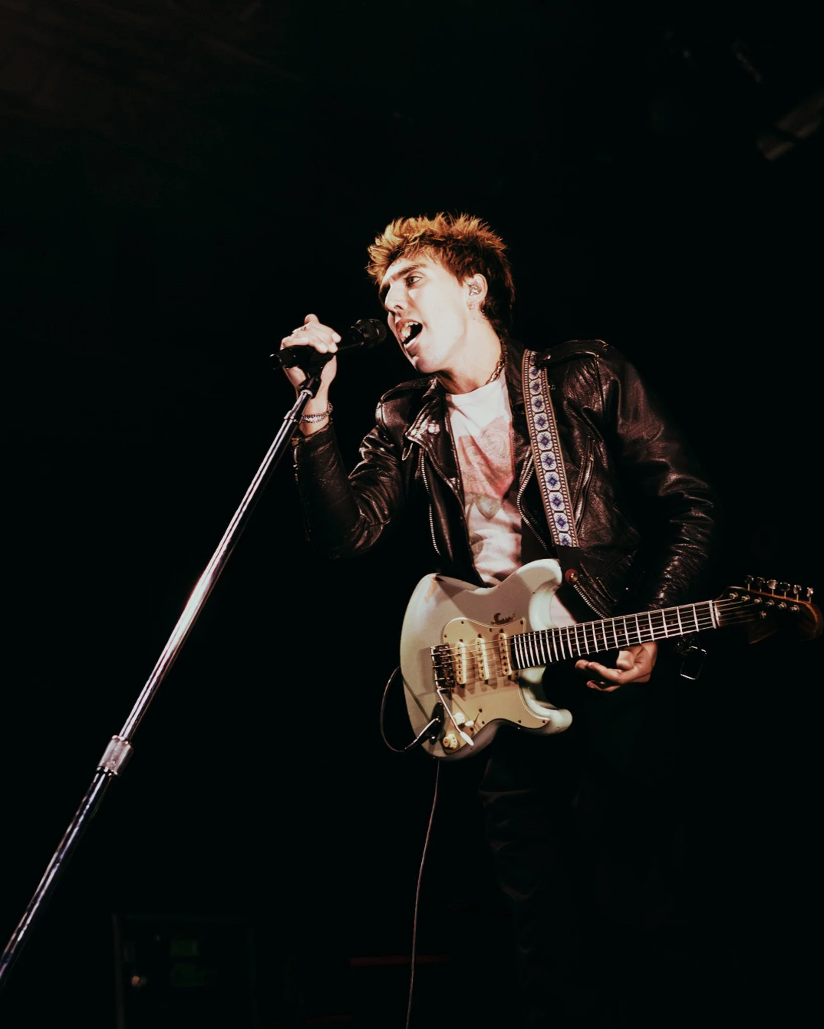 BadSuns_UptightMag_AJKeesler-5.jpg