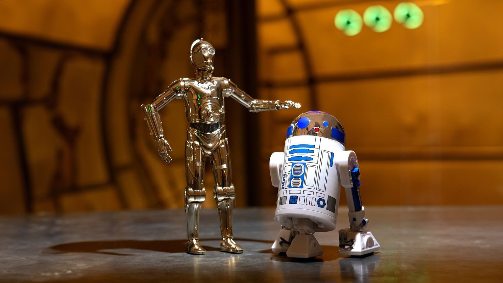 disneystore-starwars-droids-2.jpg