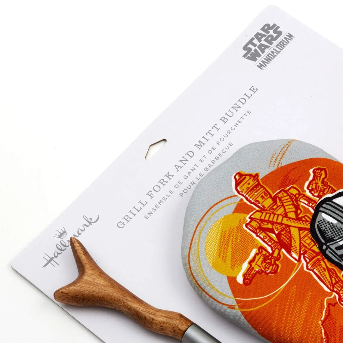 Star-Wars-The-Mandalorian-Meat-Fork-and-Oven-Mitt_1SHP2178_05.jpg