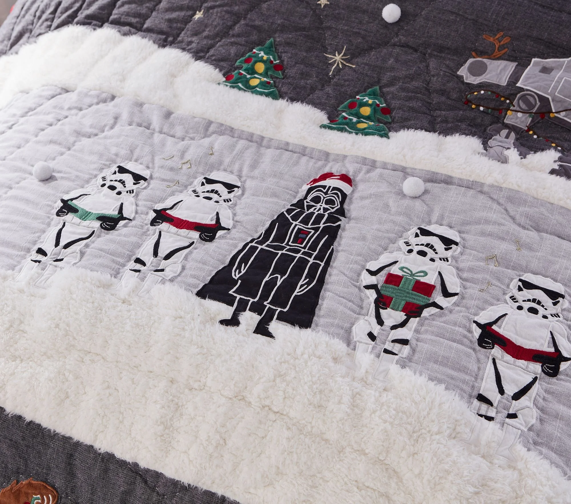 star-wars-holiday-quilt-shams-xl-4.jpg