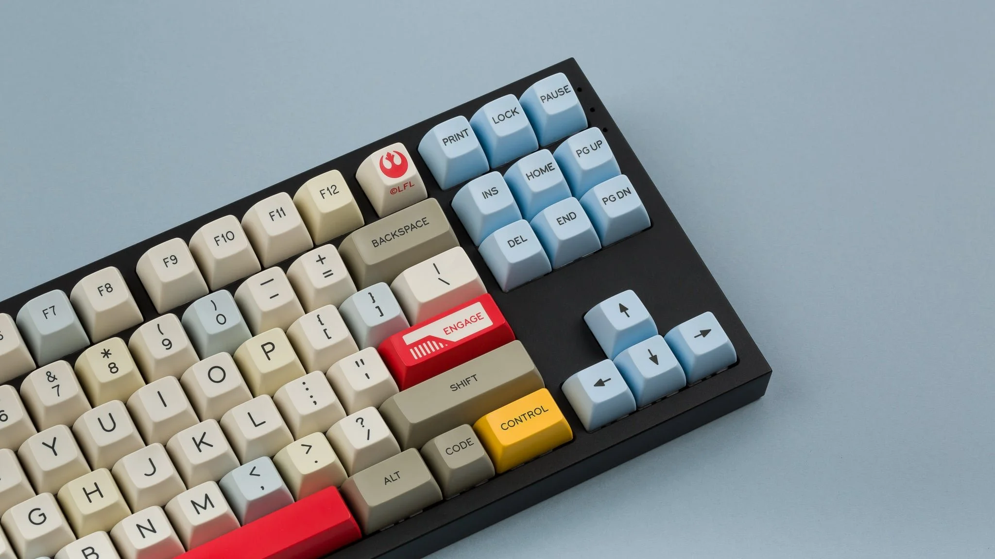 X-WING_5_2048x.jpg