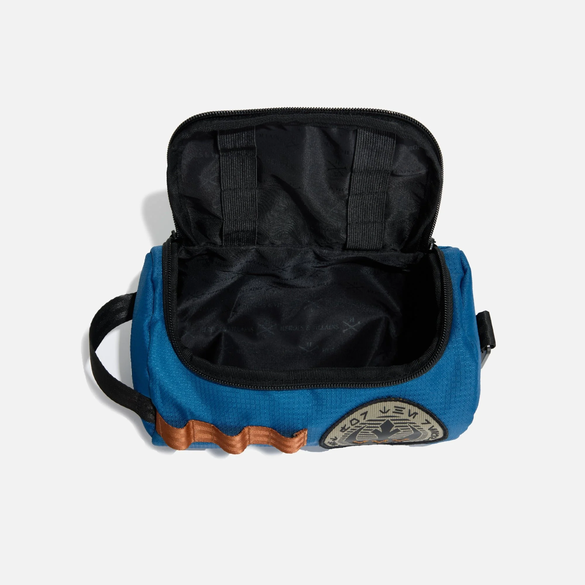 UPA6WZASTW_006.jpg