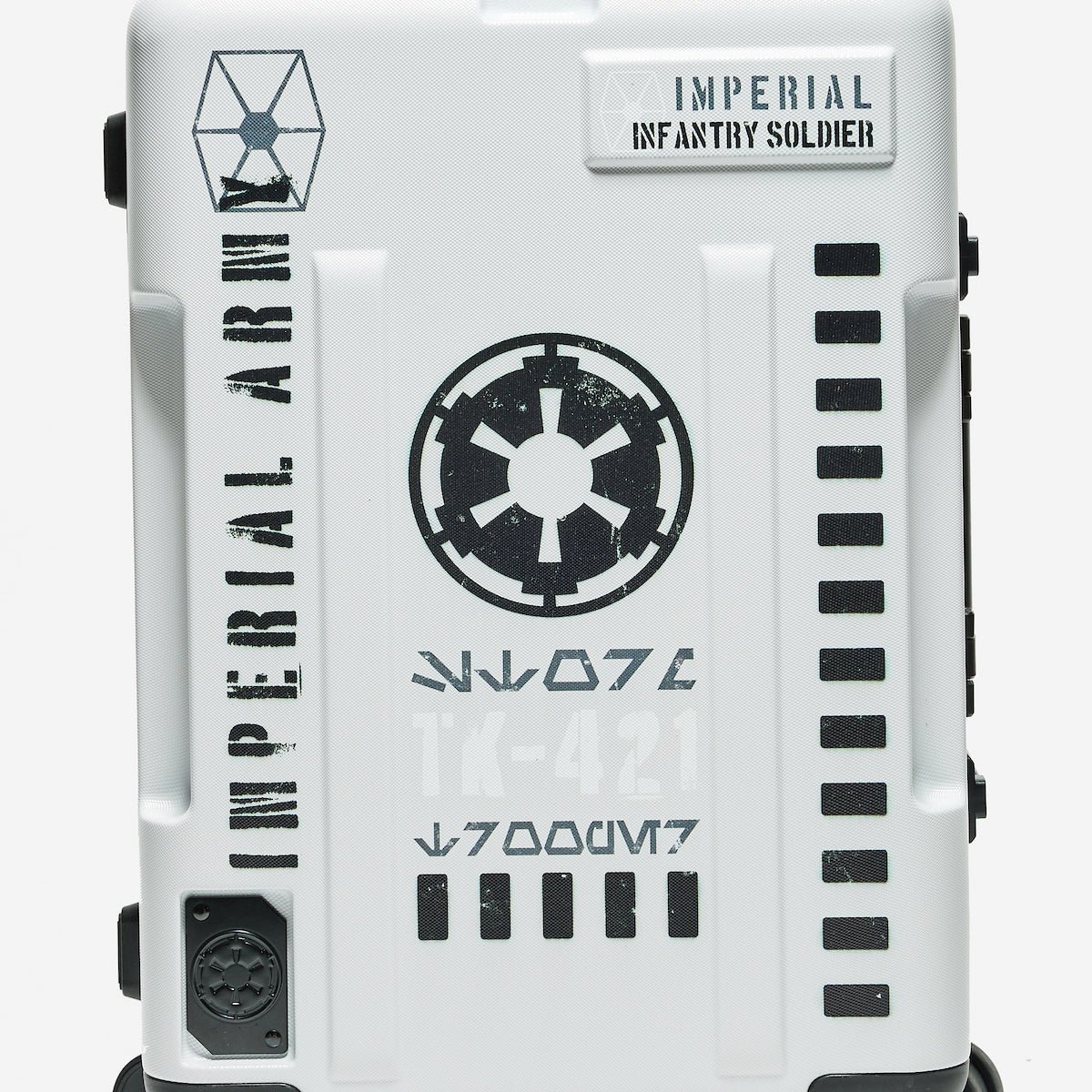 Storm_Trooper_Departer_Carry-On_Close_Up.jpg