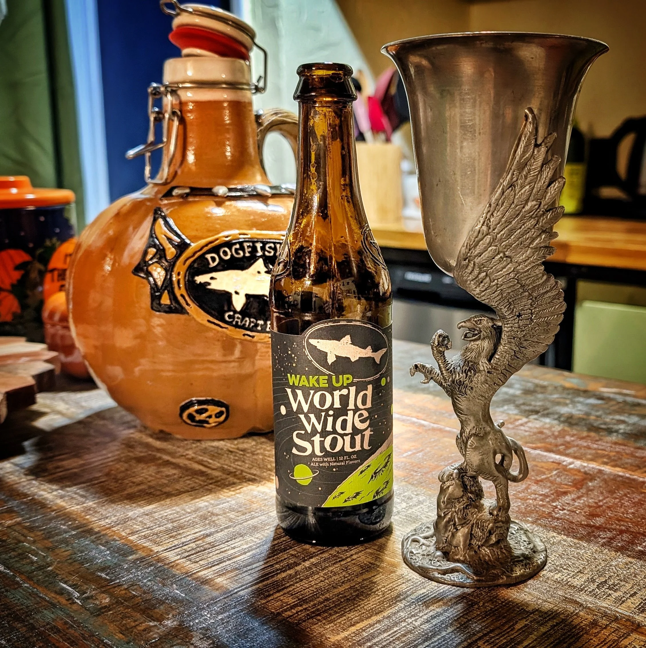 One of my favorite beer, World Wide Stout (Wake Up). Dogfish Head