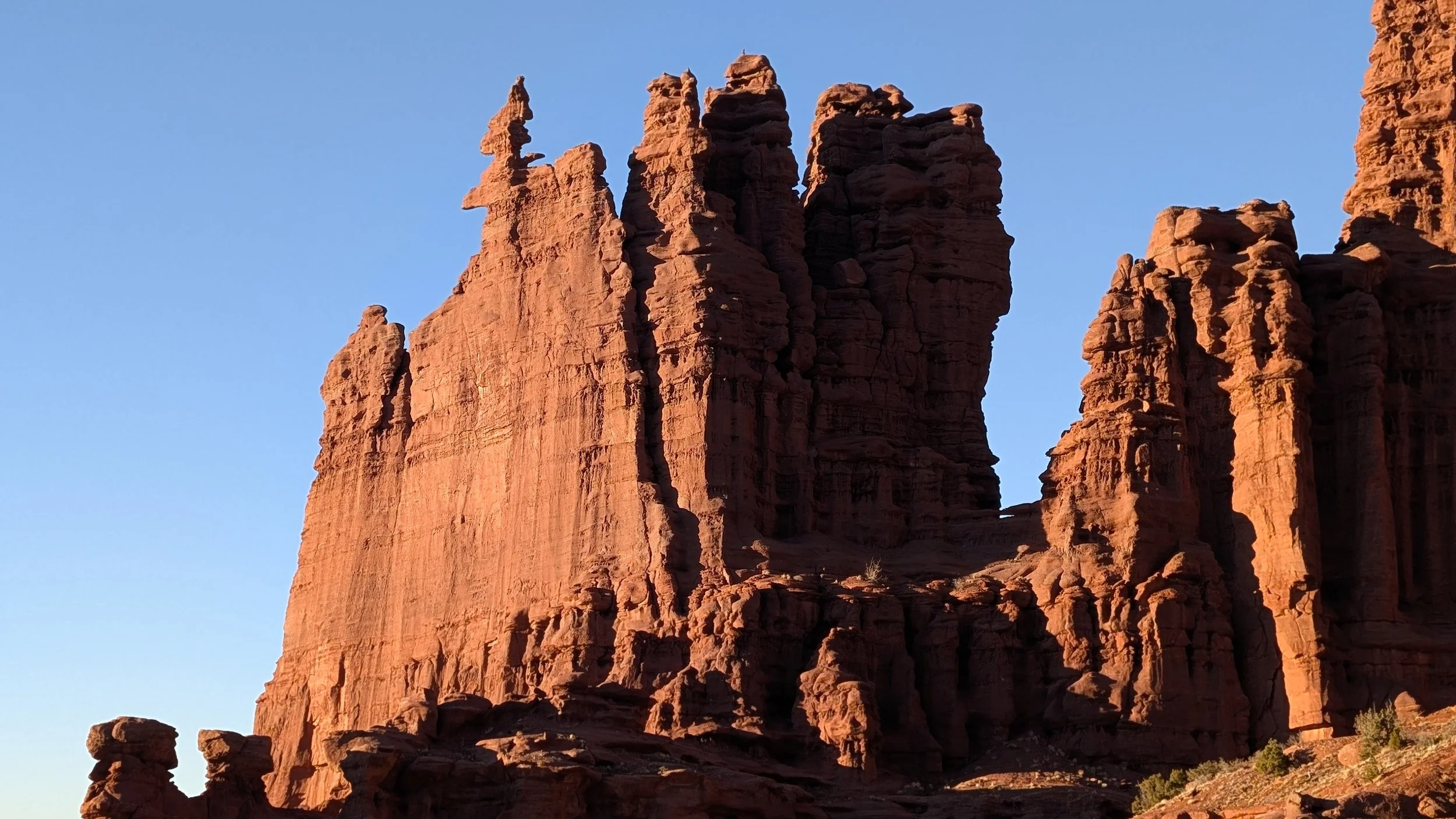 Ancient Art. The thin, near vertical crack in shade (just left of center) is the access chimney