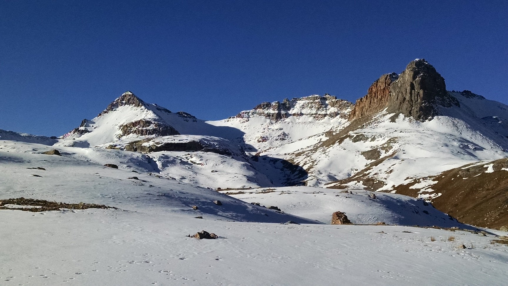 A snowy Ice Lakes Basin