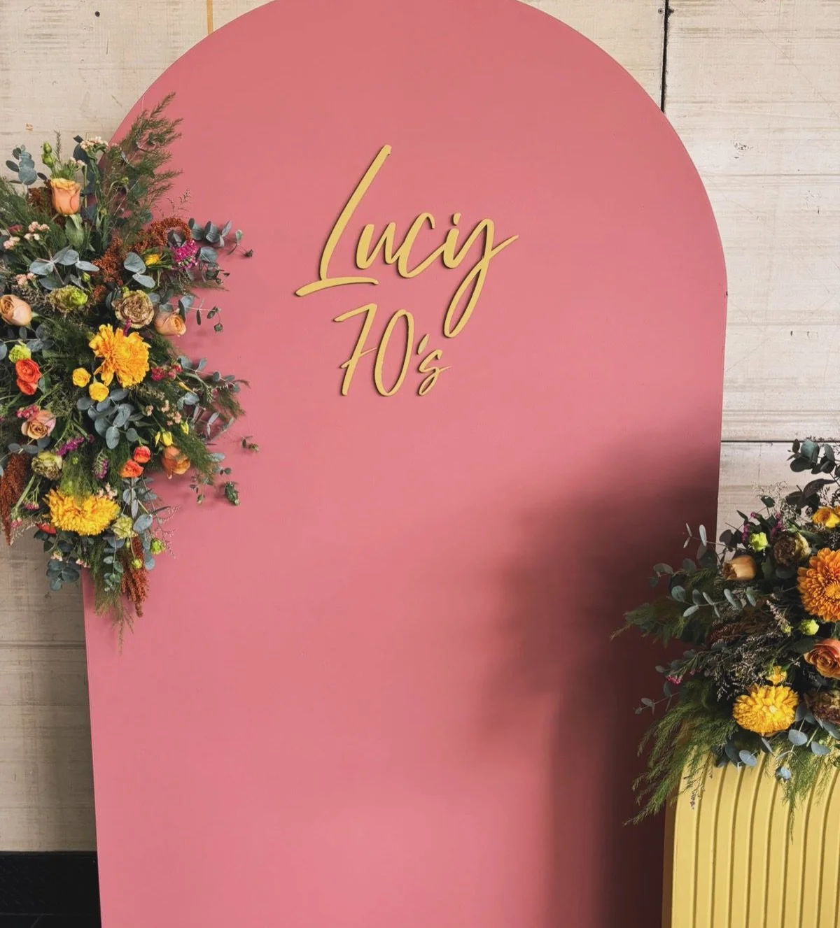 &bull;L U C Y 7 0&bull; 🍰🍩
Back y barra para festejar los 70 a&ntilde;os de Lucy 
#happydaygdl #hapydayeventos #fiestasgdl