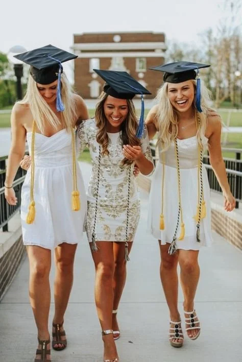 Getting Bonded in Carmel-by-the-Sea Before Graduation: Stay Connected Before College