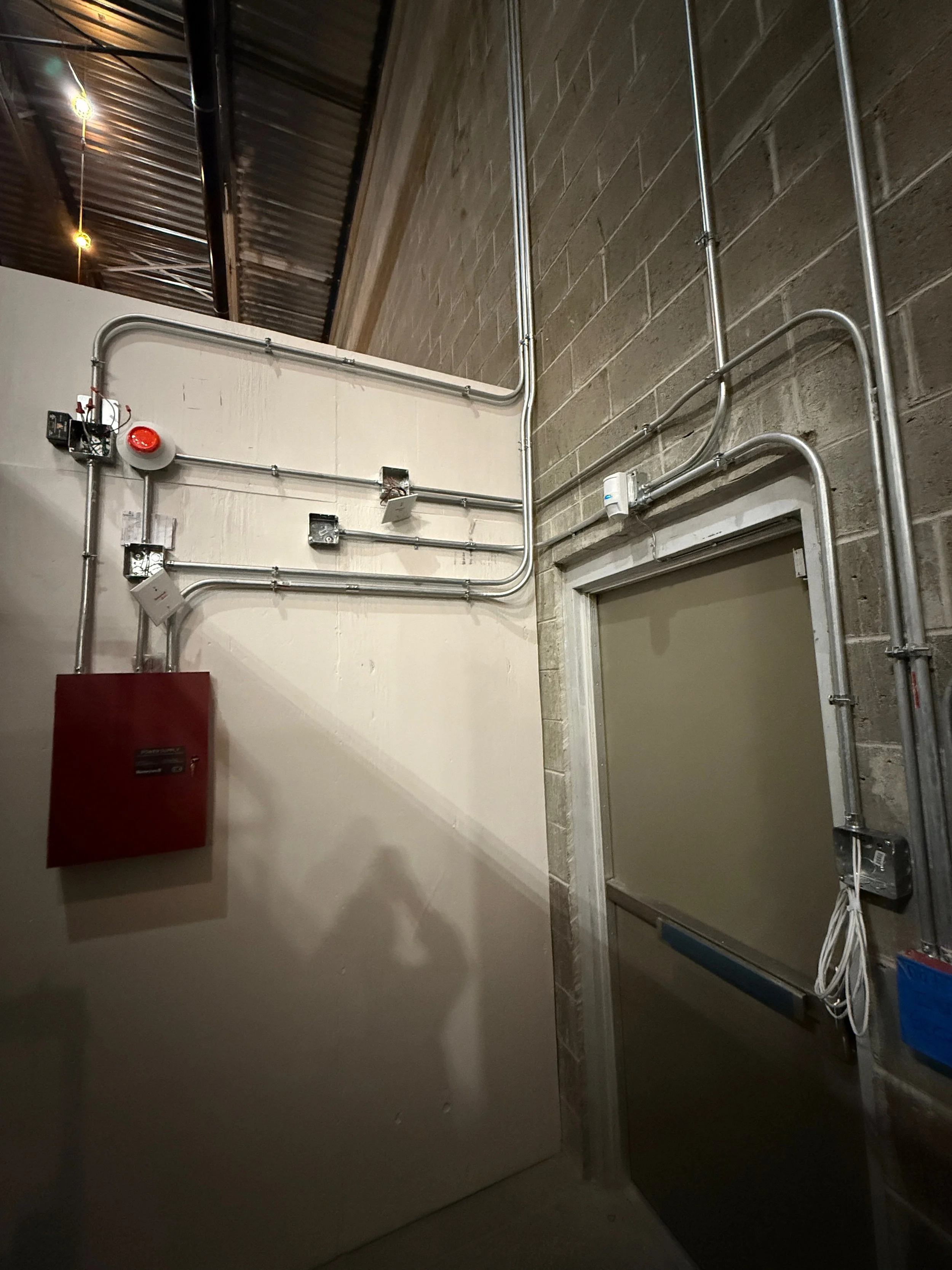 Commercial burglar system installation and service