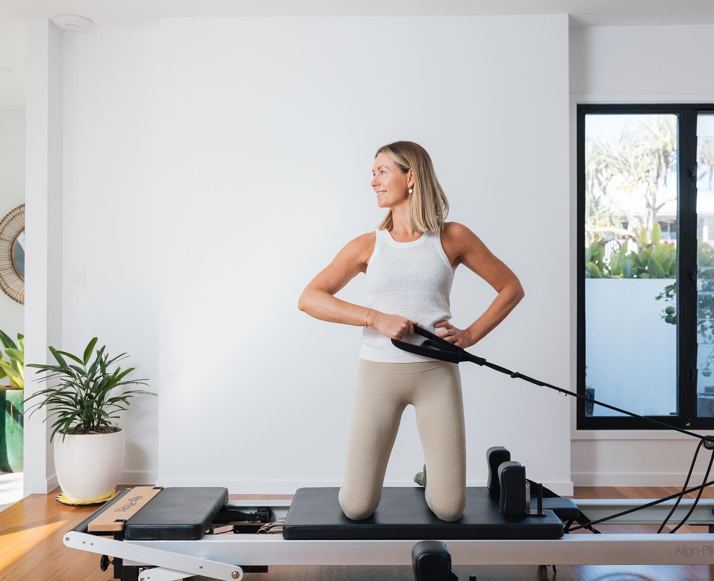 Anna has been devoted to her pilates practice for over a decade. With her love for pilates and the inspiring results for both mind and body, she has a desire to share this practice with others. 

Anna creates fun and dynamic classes that focus on flo