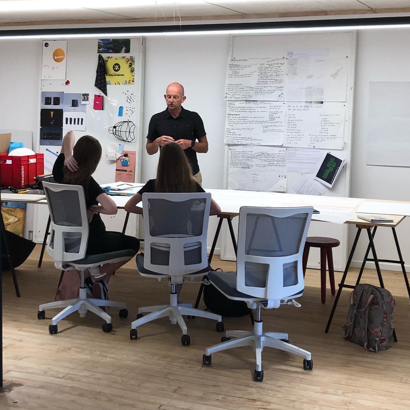 We are celebrating design day. Design is one of the most powerful acts for positive change. Here is one of our leaders giving forward to the next generation #worlddesignday #itsourvirtue #designleadership #designvangard #virtuo