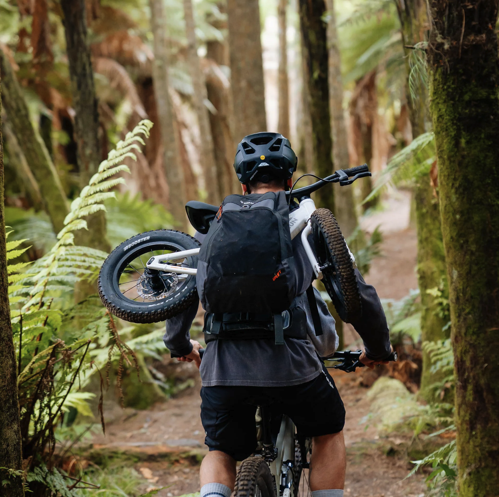 virtuo-krs-product-hero-photo-backpack-05.png