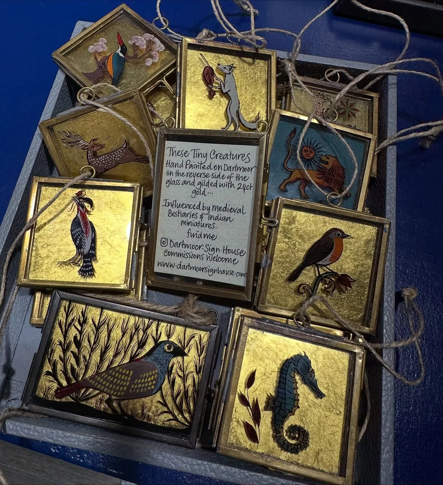 Oh what, these? The chicest decorations of all time? 🧐
They&rsquo;re made by the talented and hot @dartmoor.sign.house specially for us! Swipe along to see her making them. 
They&rsquo;re great for Christmas but the best part is, you can keep them u