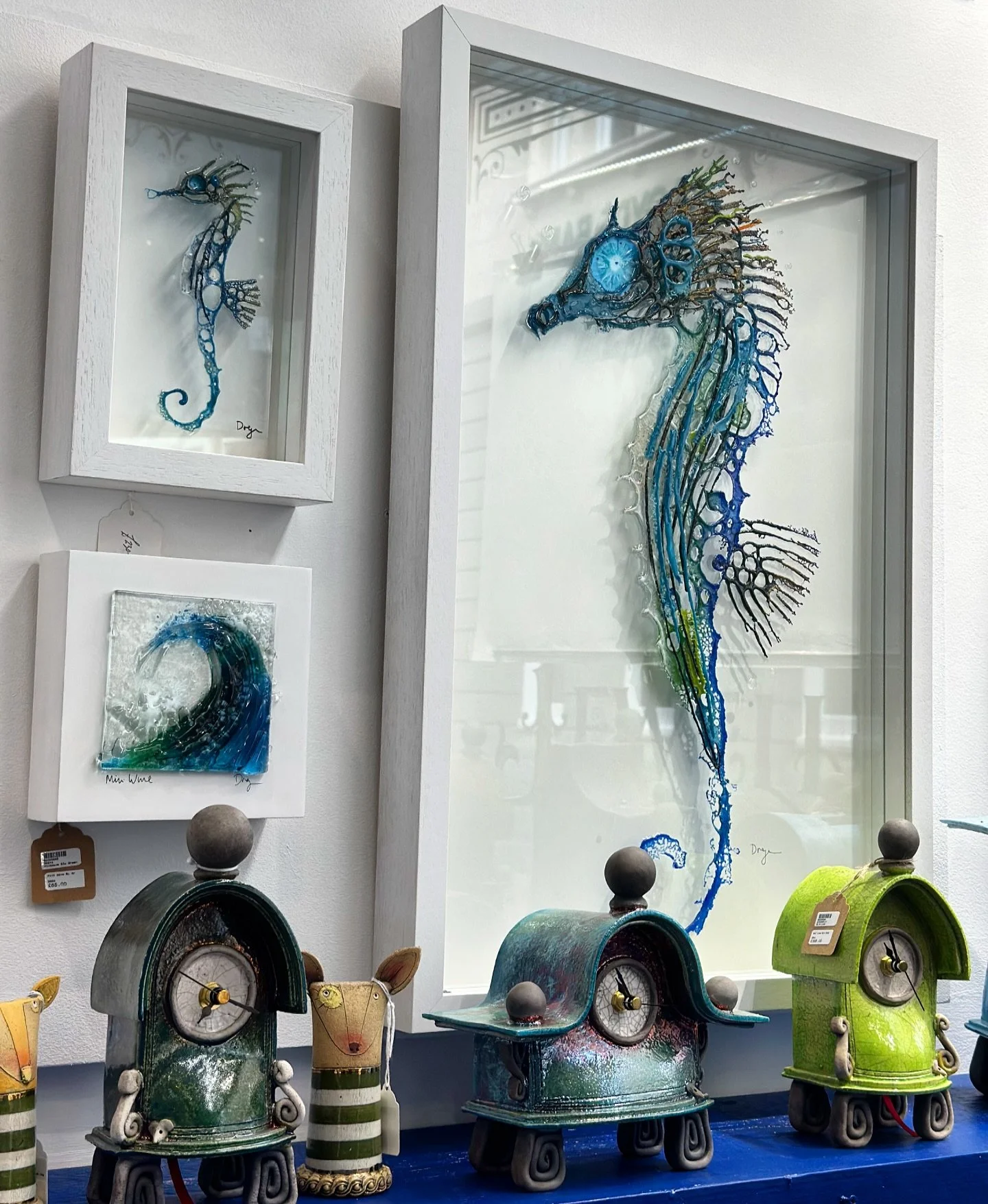 Beautiful blues and greens catching my eye today! New seahorses from @dreya_glass and a delivery from @stonesplitterpottery just in time for your xmas shopping! 🕰️
Seahorses &pound;230 and &pound;930