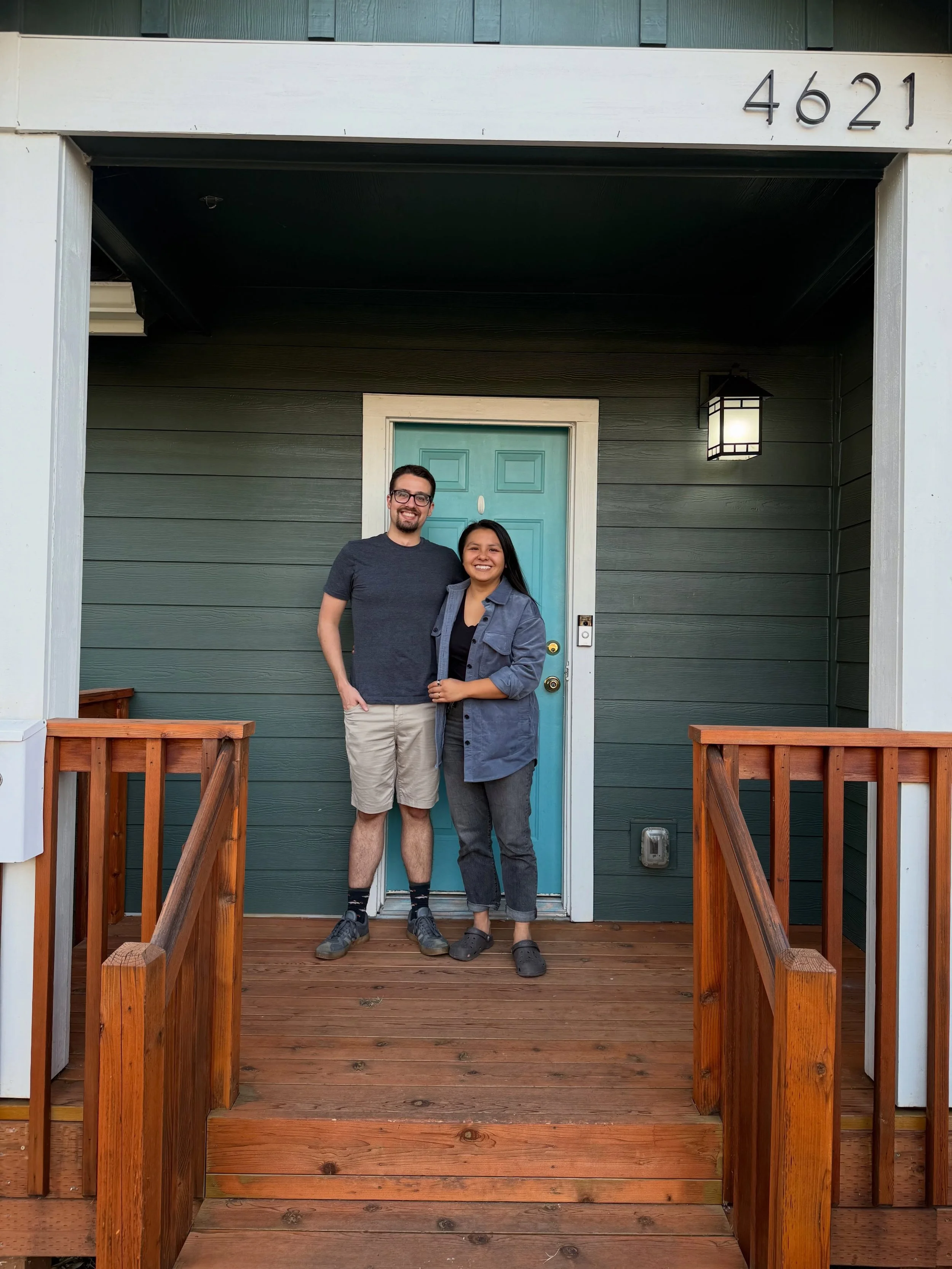 They did it. 🔑🏡 Michael &amp; Jess are officially homeowners and I could not be more here for it! It&rsquo;s such a gift to get to work with friends. Congrats you two, let&rsquo;s GO. 🙌